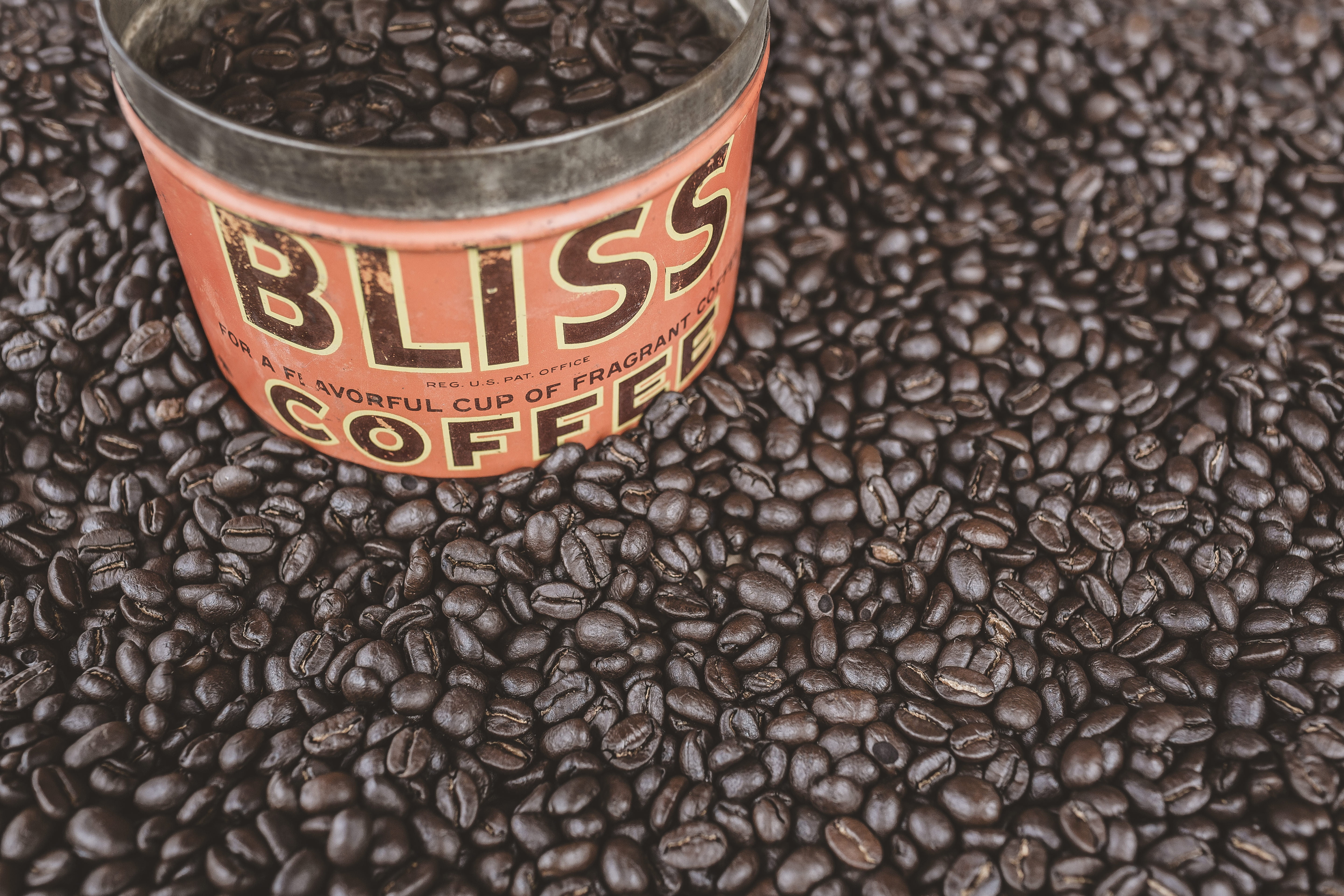 latte, roasted, cup, caffeine, freshness, coffee Crop, scented, morning, pattern, bliss, cafe, brown, text, case, backgrounds, seed, breakfast, container, HD Wallpaper