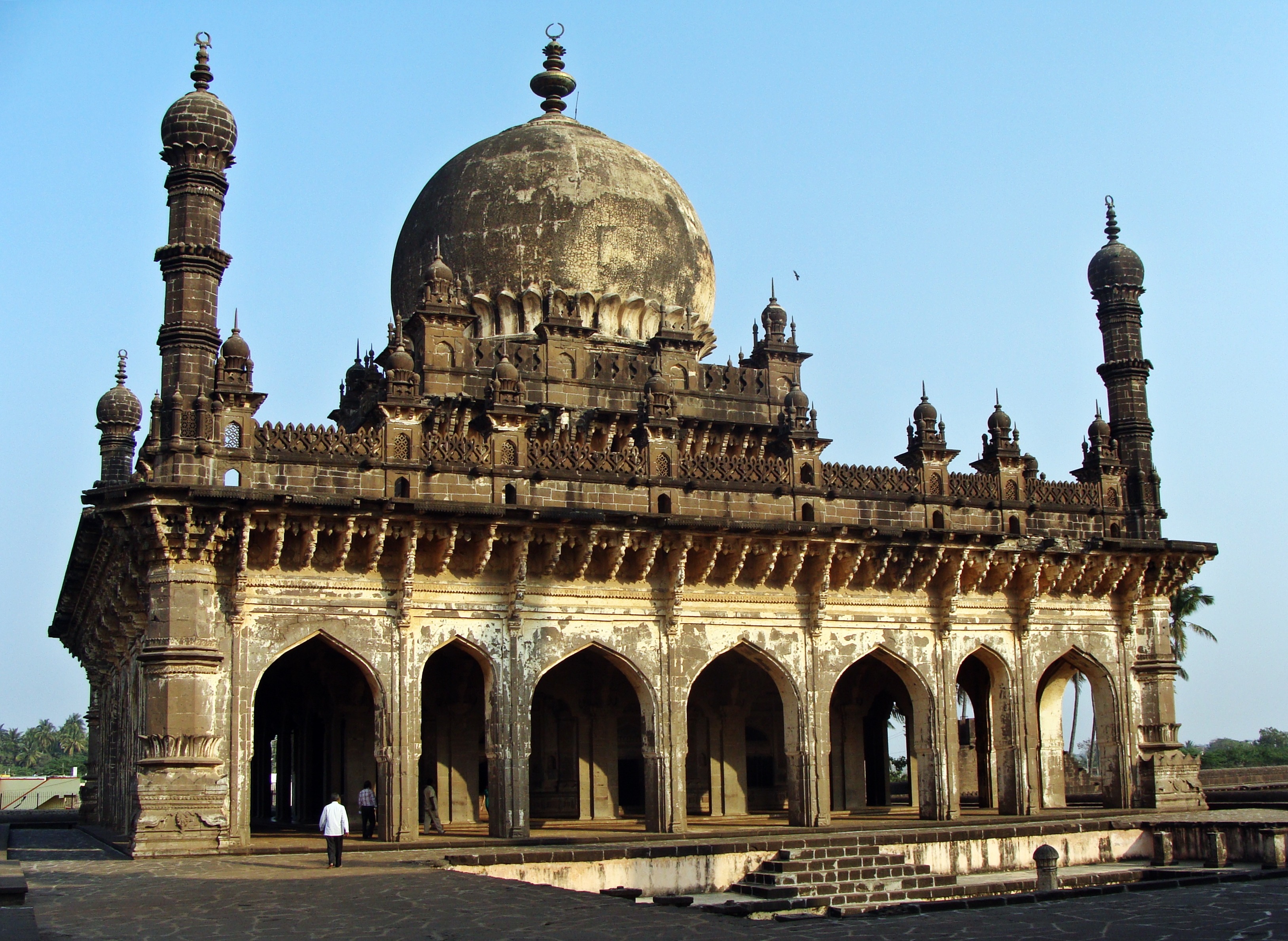 ibrahim roza, 2K, india, architectural column, history, day, place of worship, belief, arch, monument, sky, historic, religion, building exterior, dome, HD Wallpaper