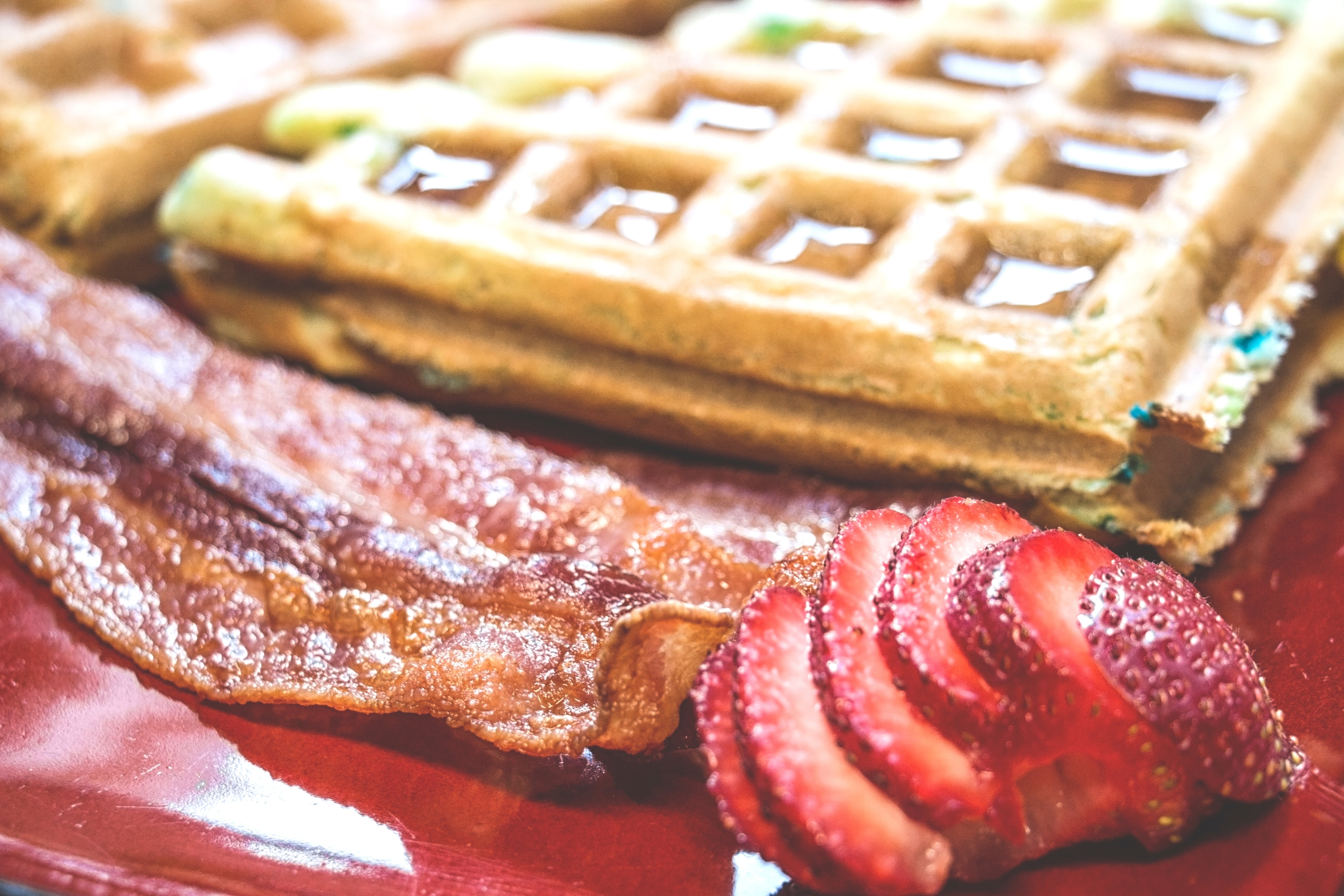 bacon, sliced, 5K, food and drink, meal, focus on foreground, sweet, slice, indoors, ready-to-eat, temptation, food, serving size, breakfast, baked, wafers, HD Wallpaper