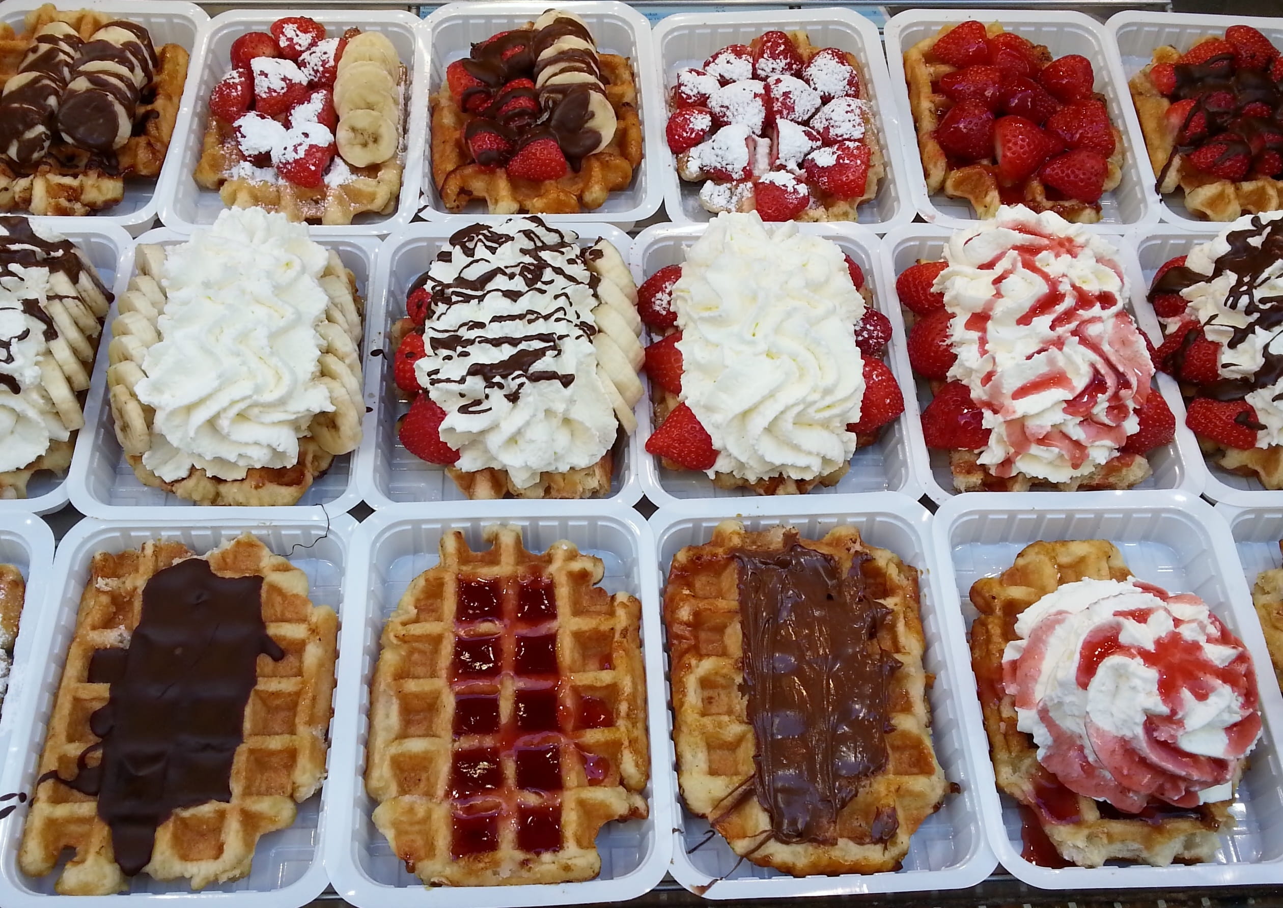 unhealthy eating, freshness, wafers, chocolate, strawberry, choice, temptation, still life, indulgence, yummy, pastry, belgium, sweet food, cream, order, HD Wallpaper