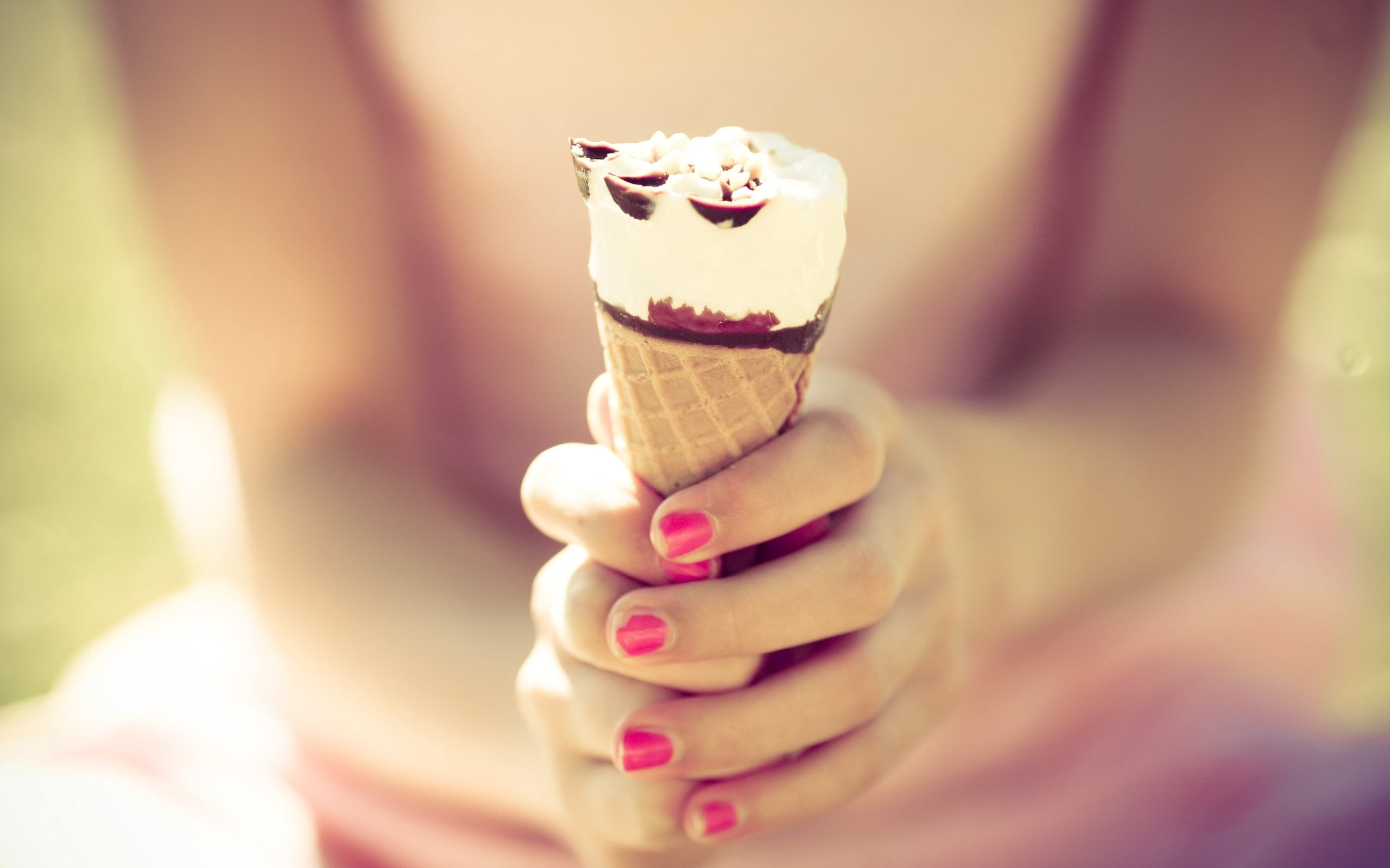 horn, one Person, girl, cold - Temperature, people, eating, sweet Food, gourmet, wafer, frozen Food, ice Cream Parlor, nail, summer, selective focus, snack, HD Wallpaper