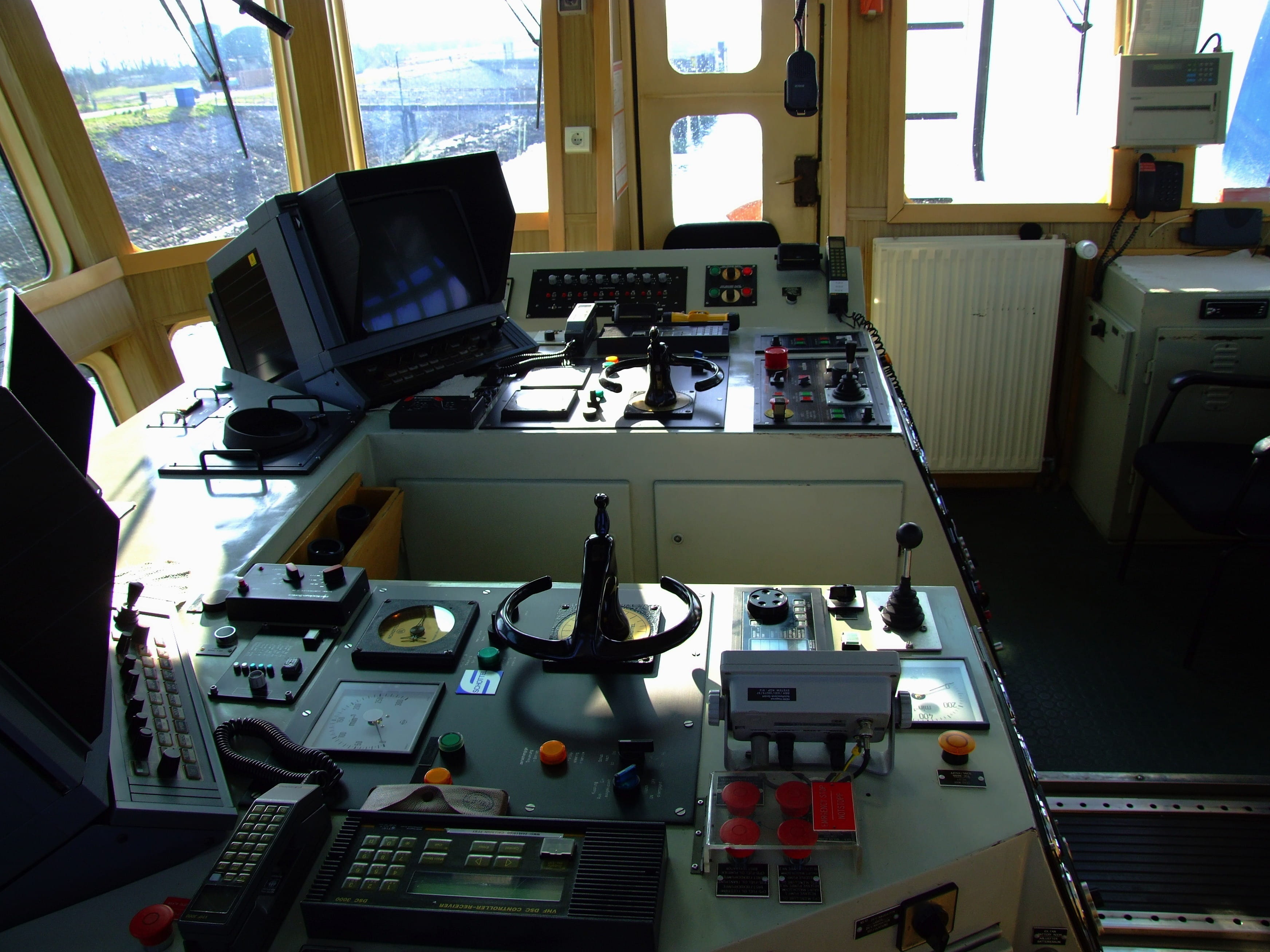 science, interior, table, computer, computer equipment, business, 2K, day, Bridge, education, control, technology, window, cockpit, industry, ship, inside, HD Wallpaper