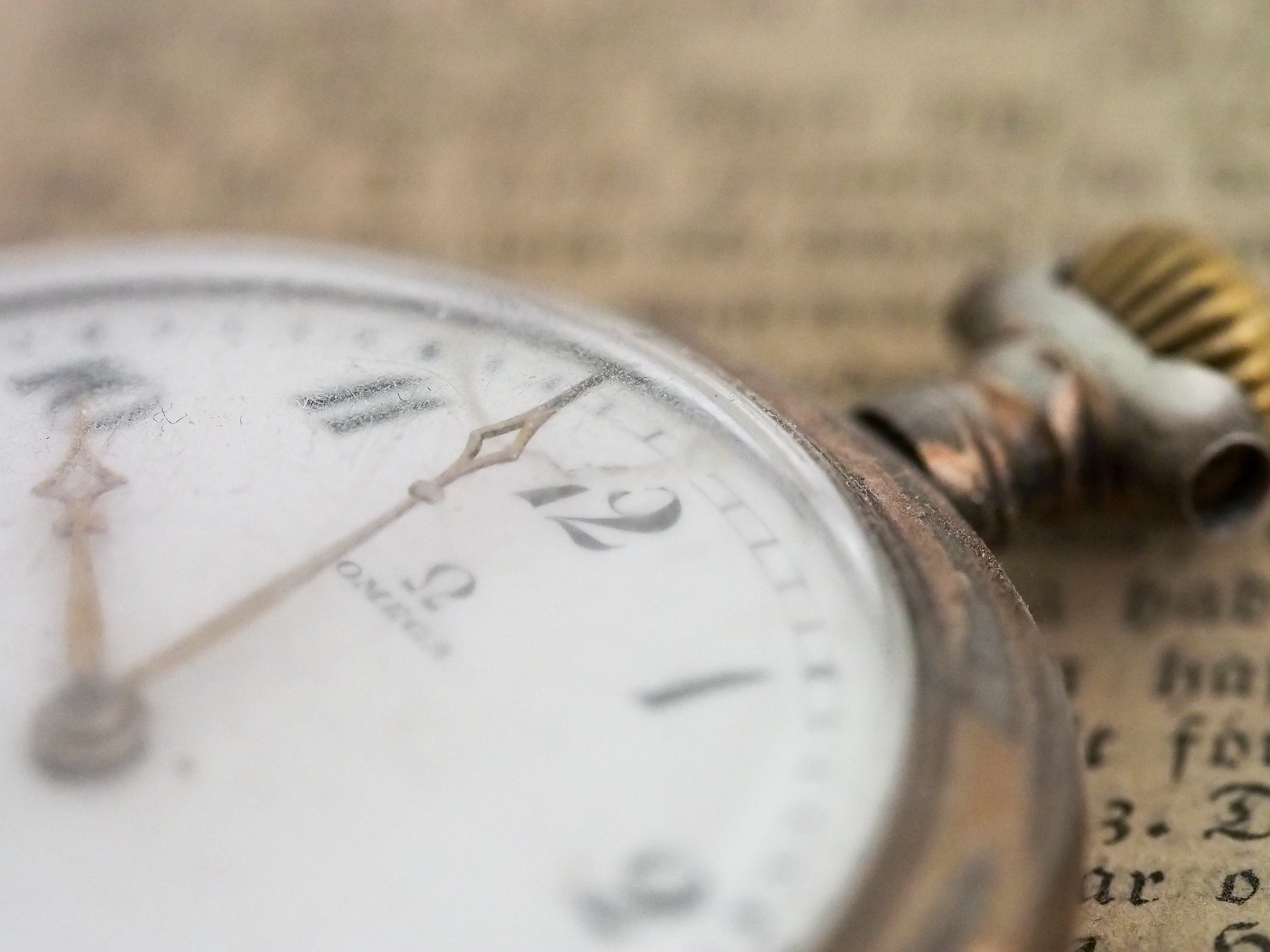 instrument of time, still life, pocket, timepiece, pocket watch, silver colored, wealth, indoors, time, accuracy, finance, clock, colored, hand, clock face, HD Wallpaper