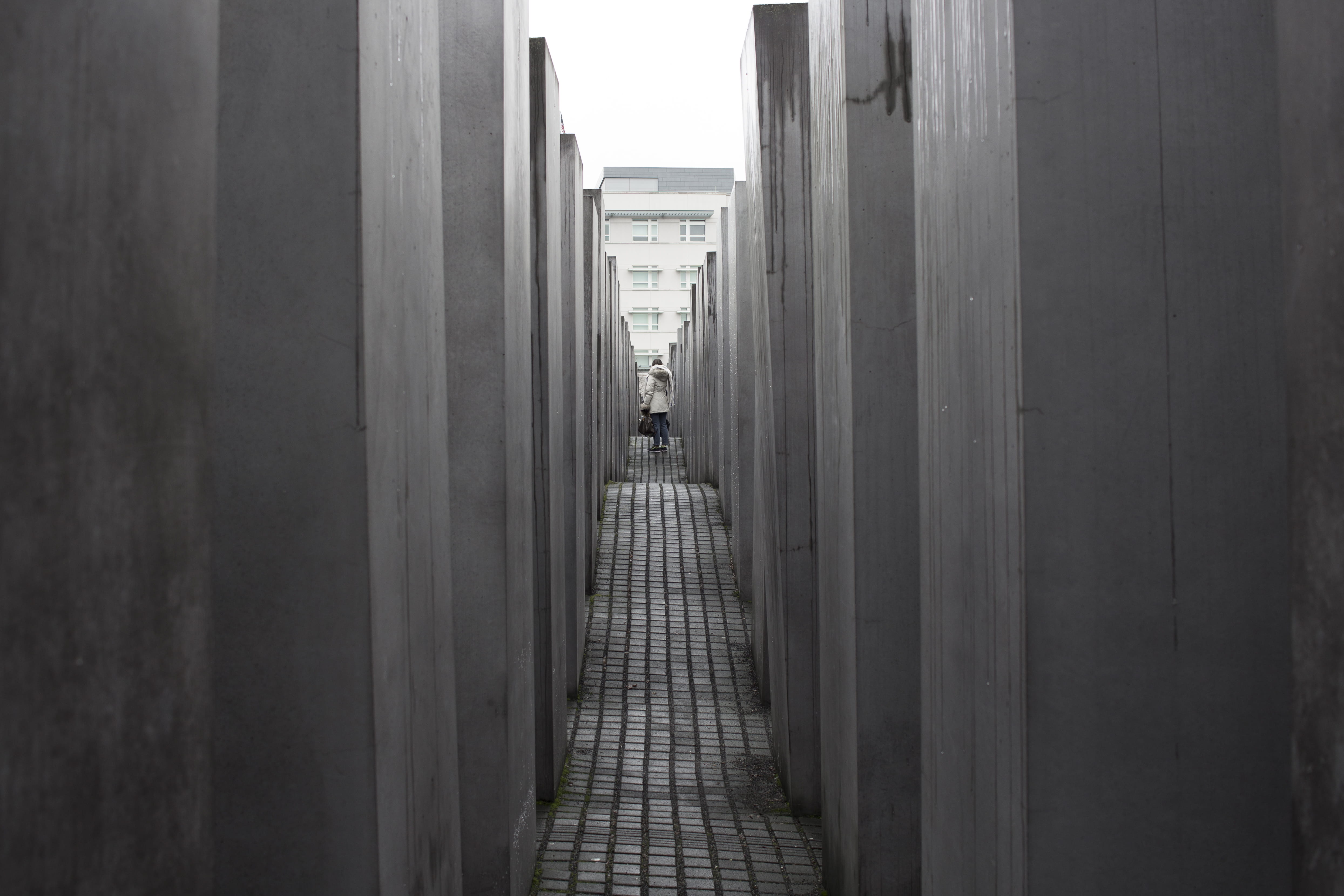 inspiration, jewish, the past, building exterior, the way forward, berlin, architectural column, travel, narrow, day, diminishing perspective, in a row, HD Wallpaper