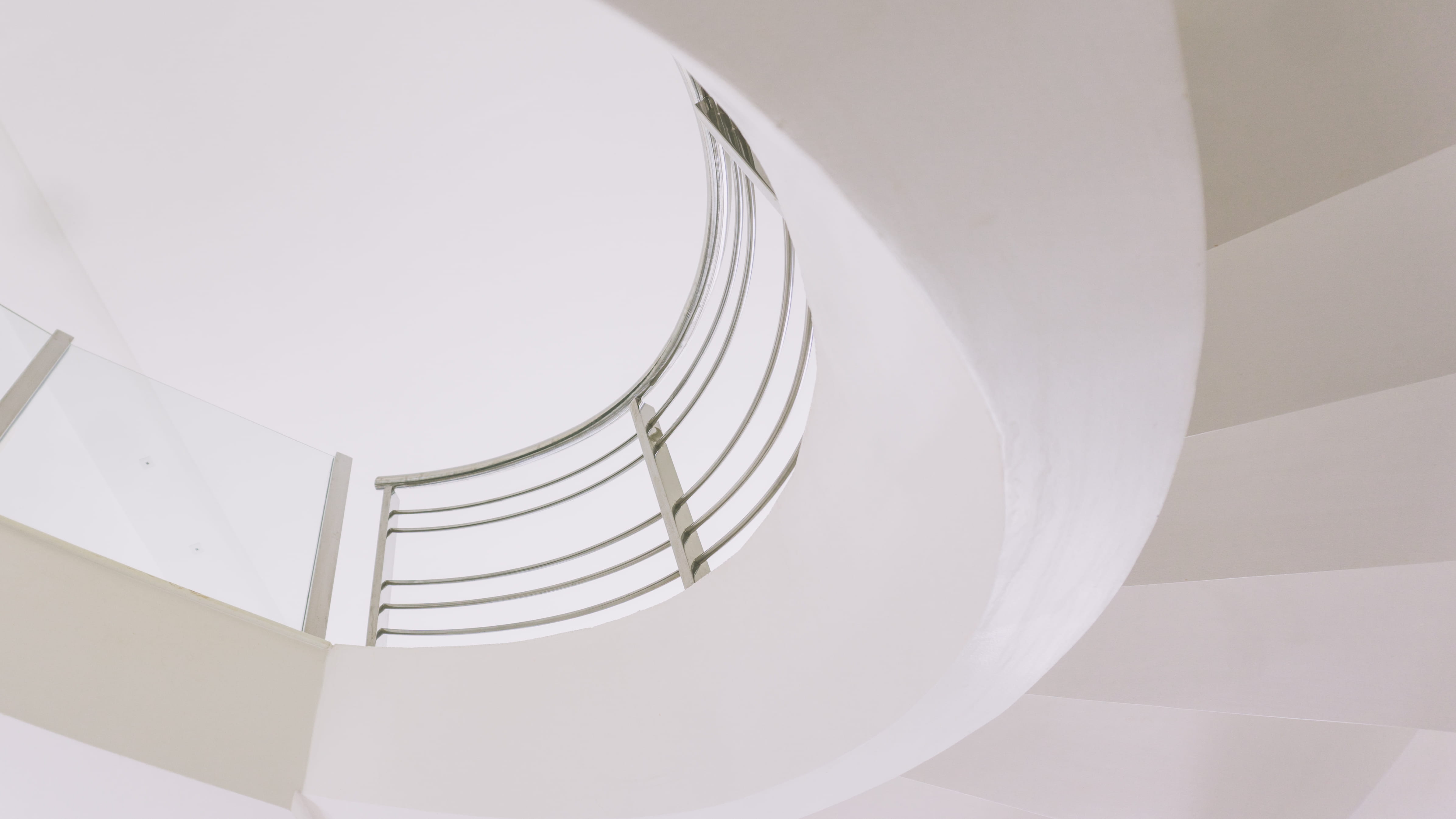 gray, stairway, pattern, directly below, indoors, built structure, white, architecture, walkway, outoors, white color, low angle view, staircase, furniture, HD Wallpaper