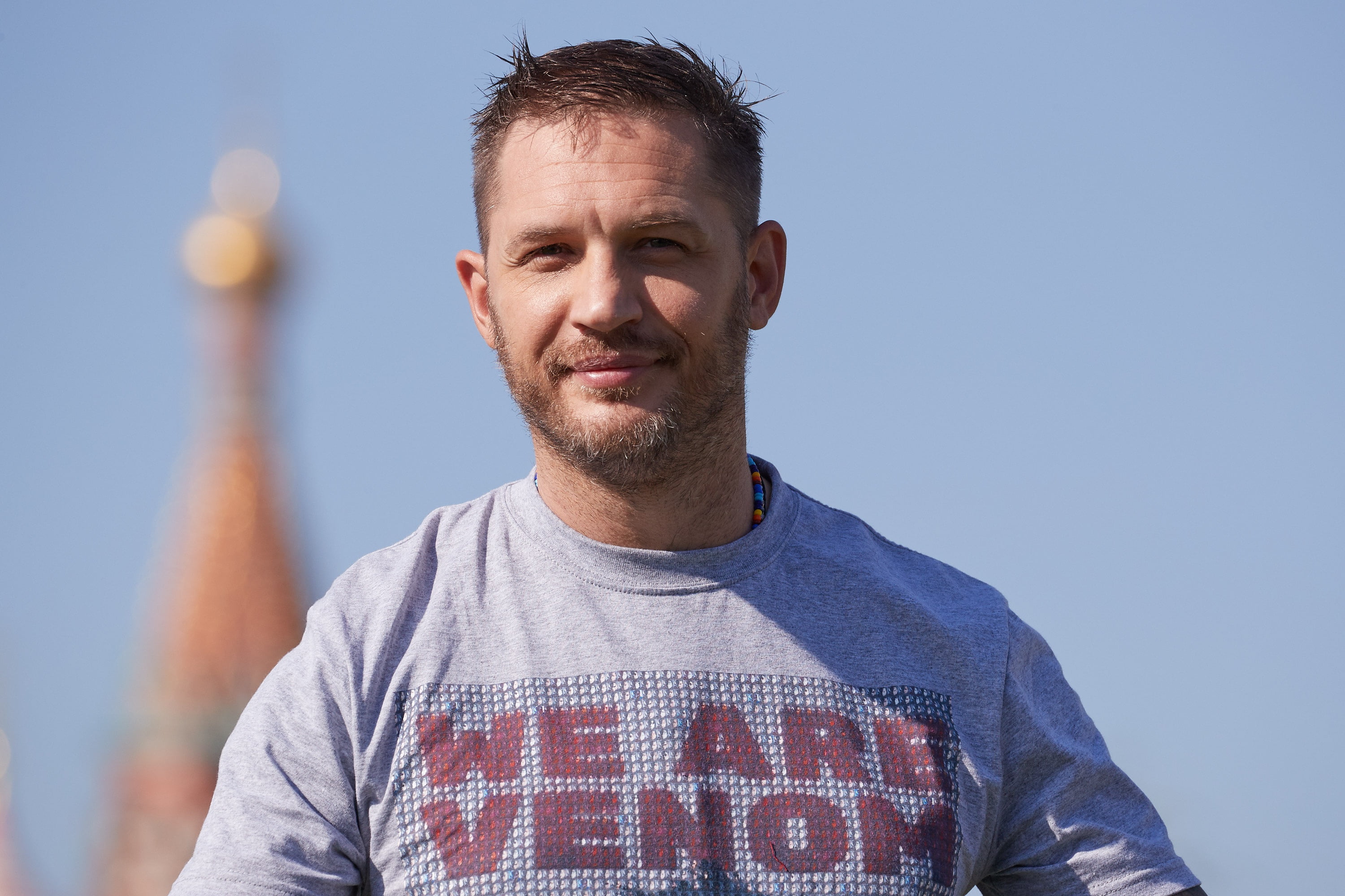 writer, actor, t-shirt, beard, 2K, look, pose, Tom Hardy, film producer, HD Wallpaper