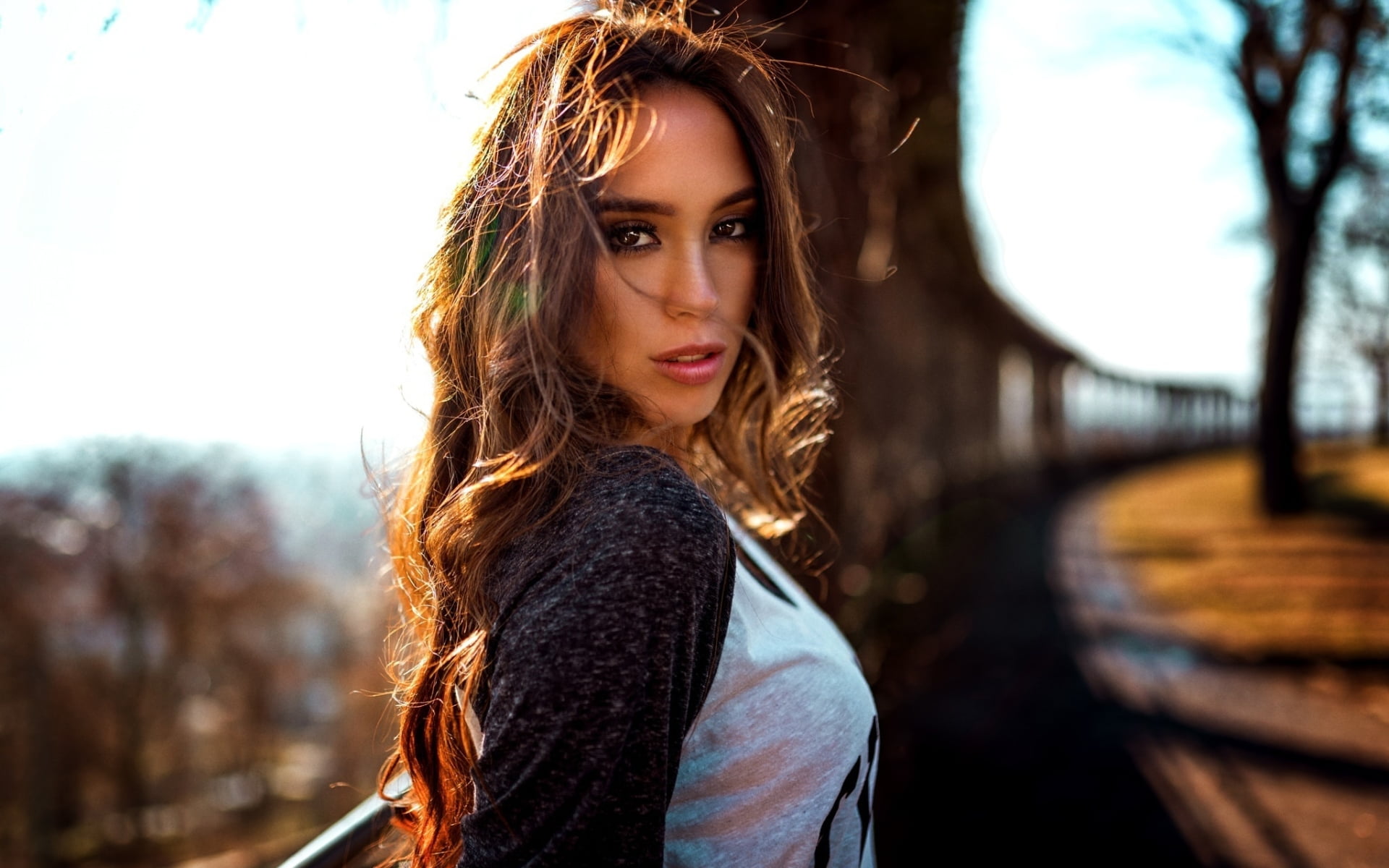long hair, looking at viewer, portrait, outdoors, grey shirt, adult, looking, focus on foreground, leisure activity, casual clothing, one person, lifestyles, HD Wallpaper
