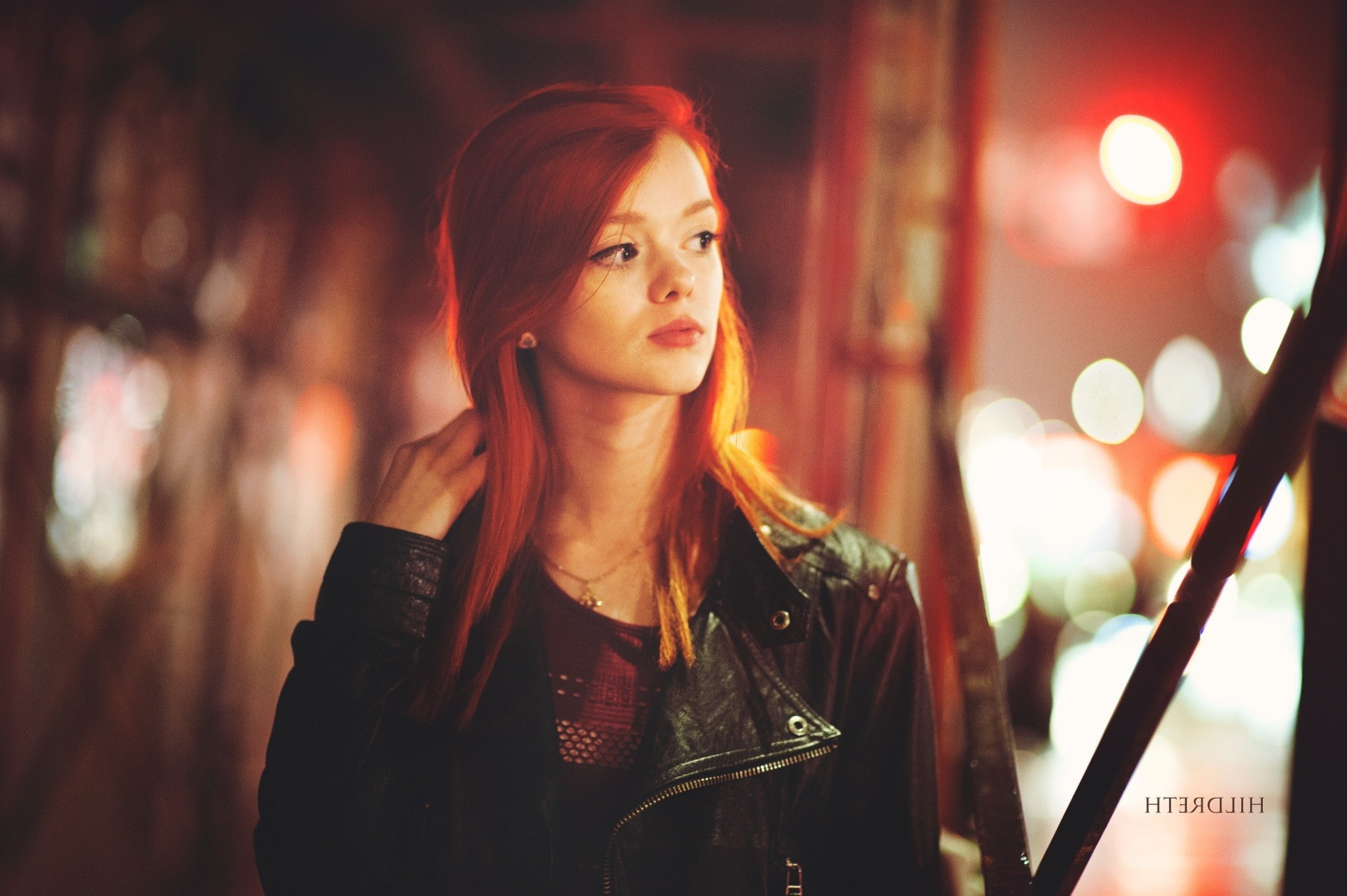 Urban, one person, portrait, front view, beautiful woman, city, lifestyles, leisure activity, nightlife, focus on foreground, women, casual clothing, night, HD Wallpaper