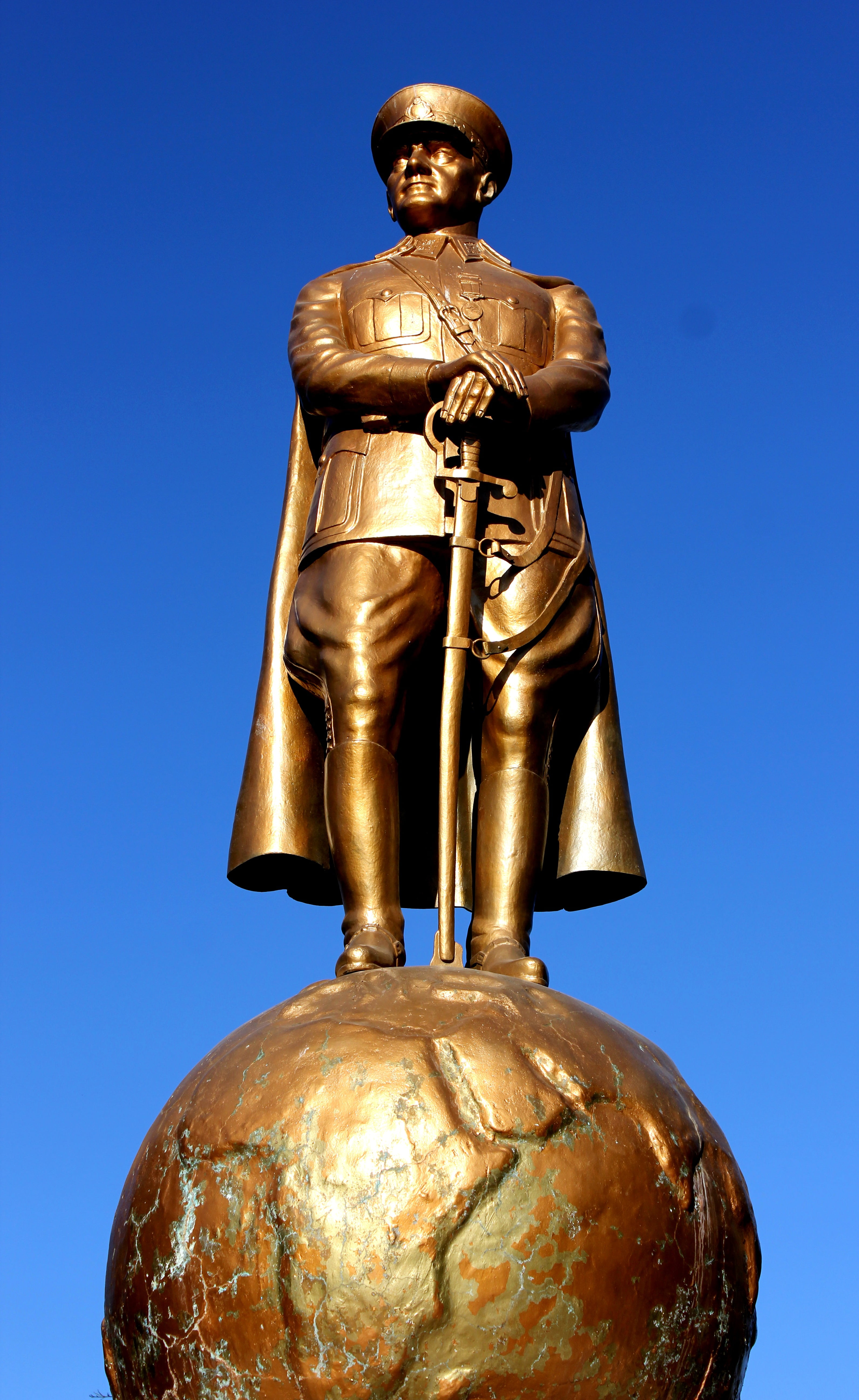 belief, representation, clear sky, wearing, architecture, craft, atatürk, cane, statue, the past, human representation, army, man, suit, ancient civilization, Phone HD Wallpaper