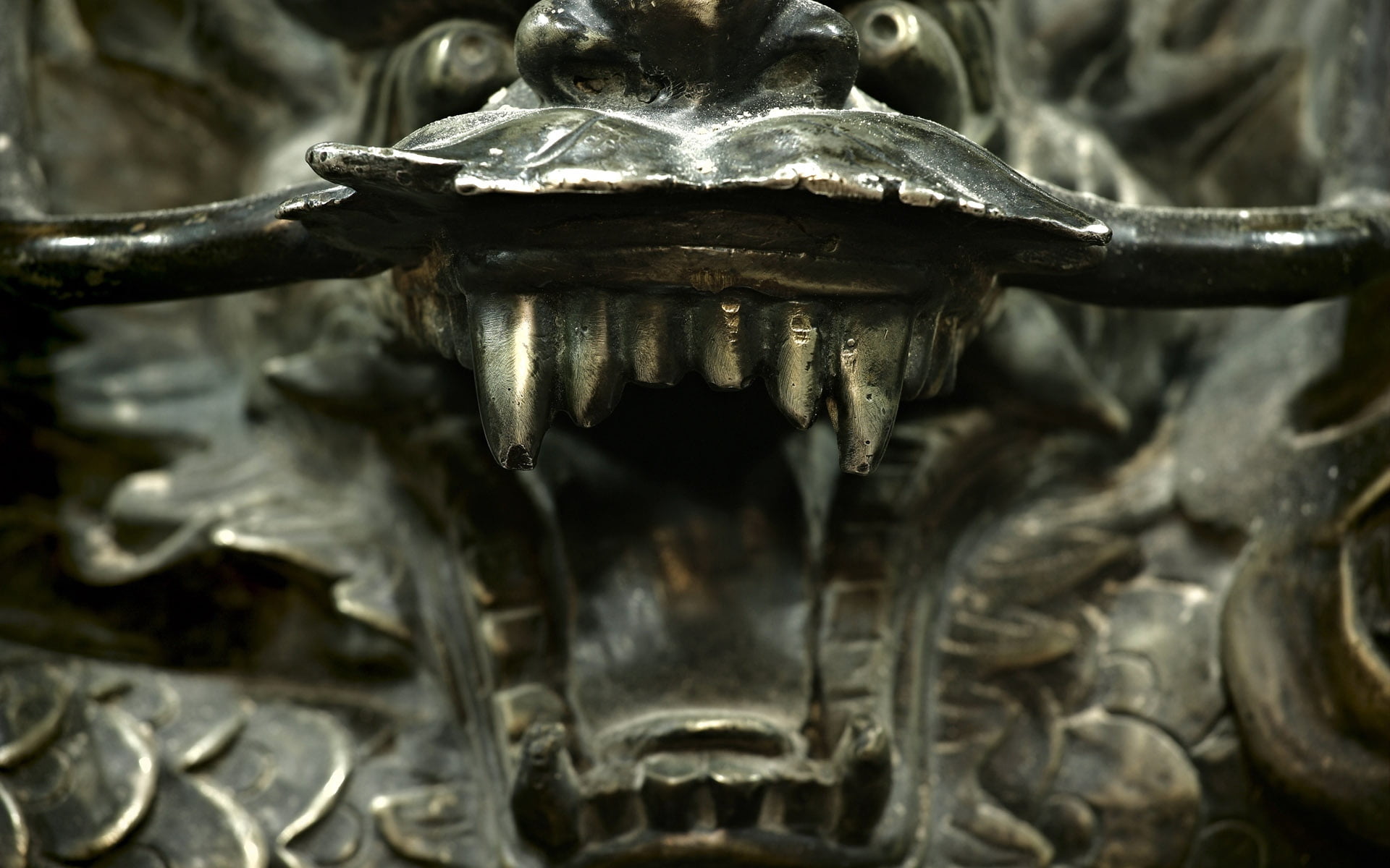 antique, ancient, bone, cultures, animal themes, no People, metal, dragon, history, horror, horned, sculpture, selective focus, ornament, hanging, bronze - Alloy, HD Wallpaper