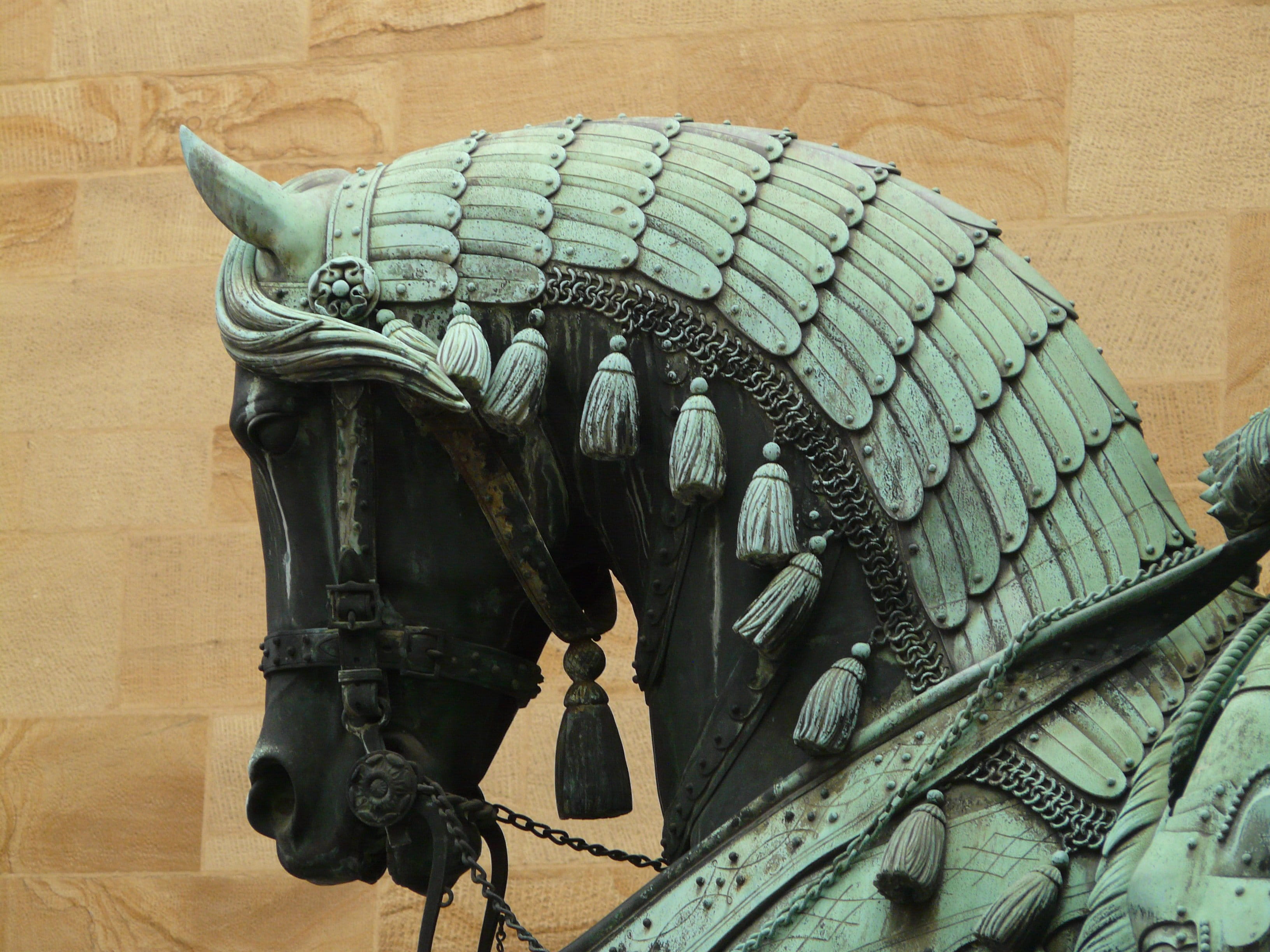 close, architecture, metal, no people, oxidation, Ross, military, craft, low angle view, art and craft, statue, photo, Horse, wheel, representation, day, HD Wallpaper