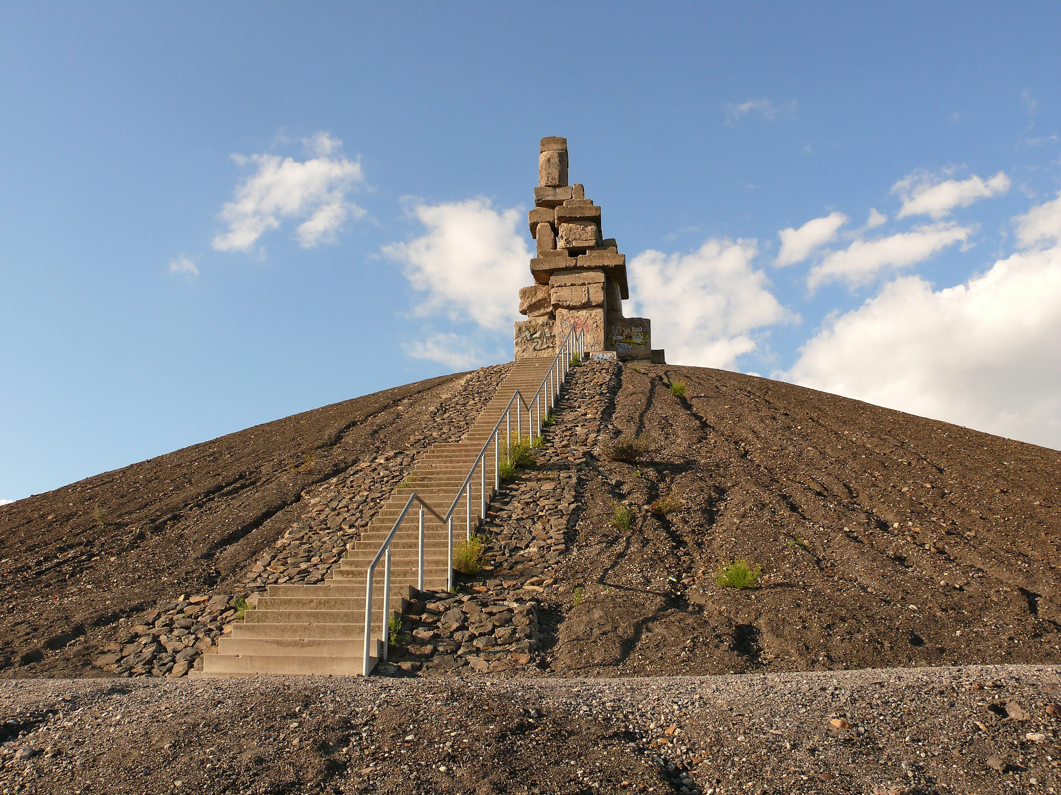 travel destinations, outdoors, old ruin, sky, travel, building exterior, day, history, halde rheinelbe, archaeology, ancient, belief, Stairs, pyramid shape, HD Wallpaper