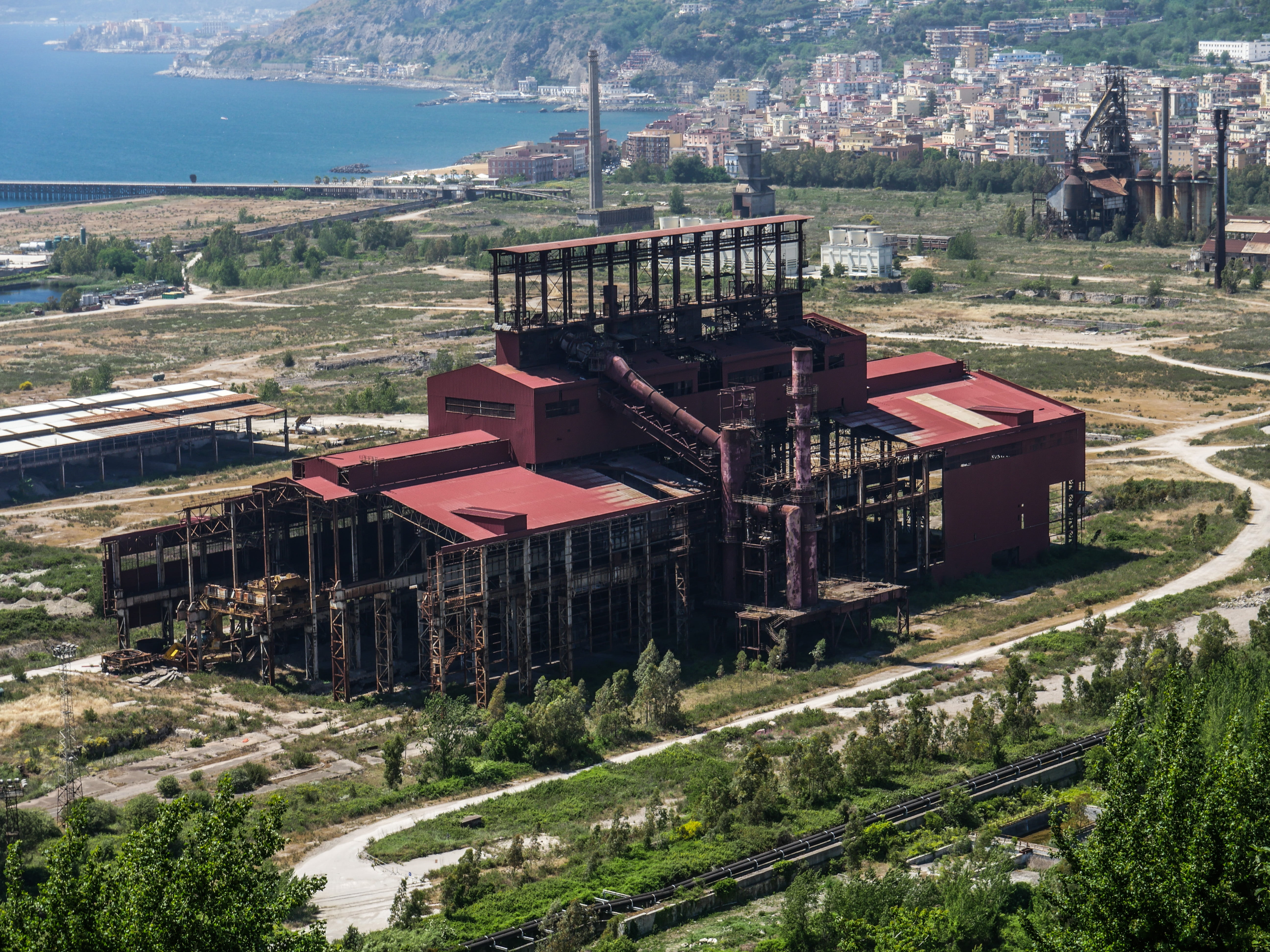 residential district, architecture, lost place, landscape, built structure, no people, factory building, scenics - nature, 5K, break up, italy, industry, HD Wallpaper