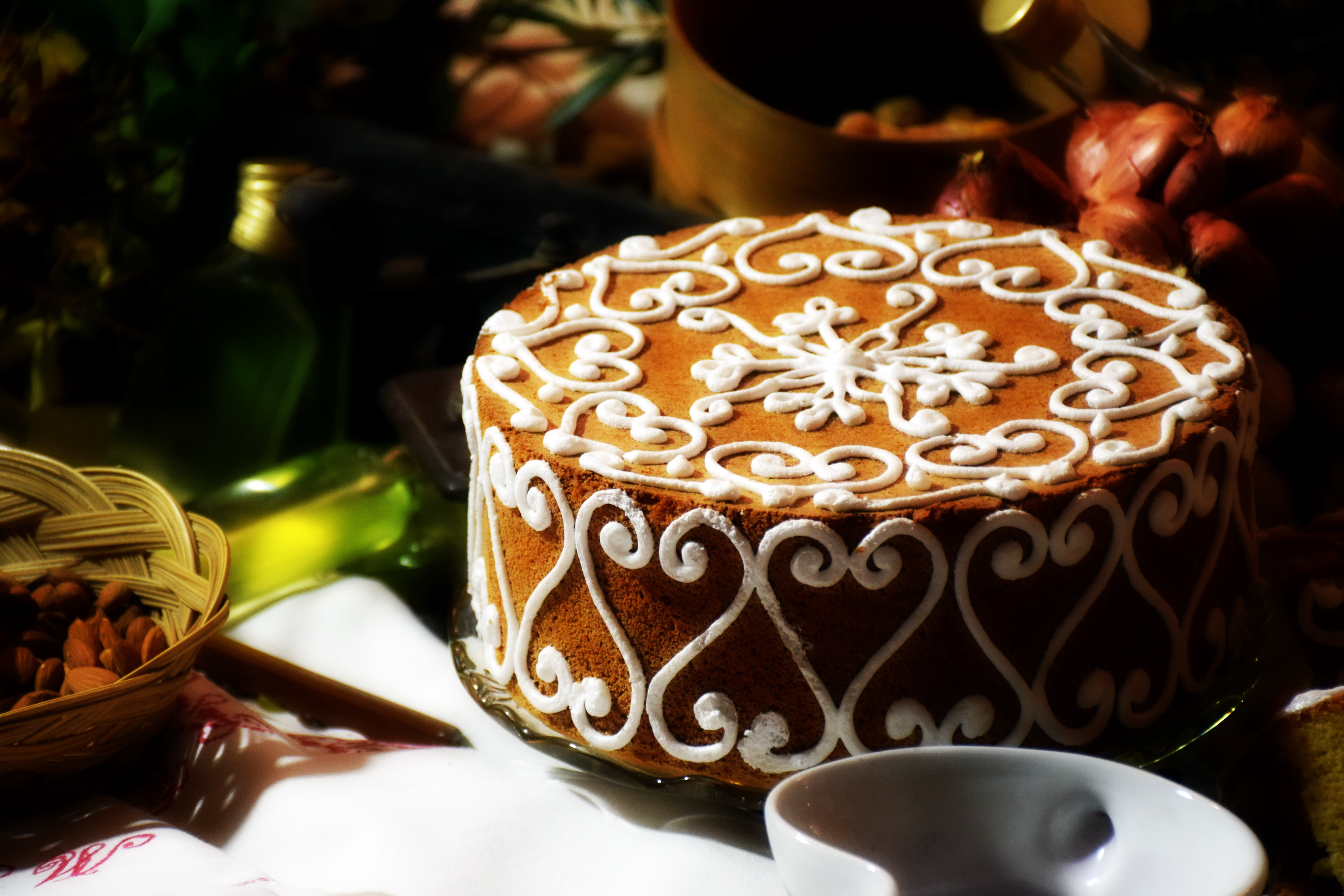 icing, no people, floral pattern, cafe, crockery, ornate, hot drink, sweet, food and drink, dessert, gourmet, refreshment, decoration, coffee, indoors, HD Wallpaper