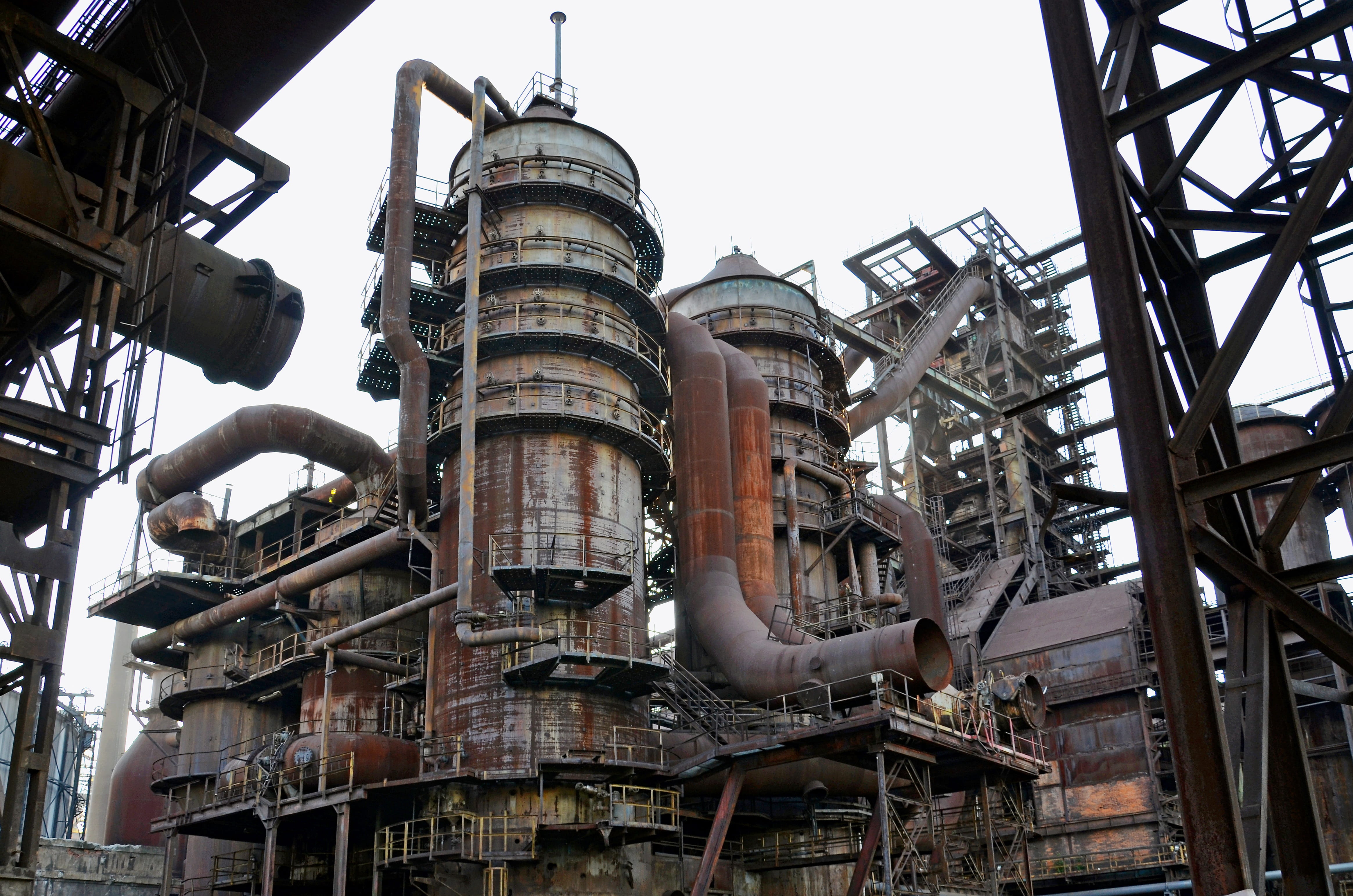 machinery, factory, melting iron, industrial building, outdoors, built structure, industry, vysoká pec, building exterior, 4K, abandoned, the production of iron, HD Wallpaper