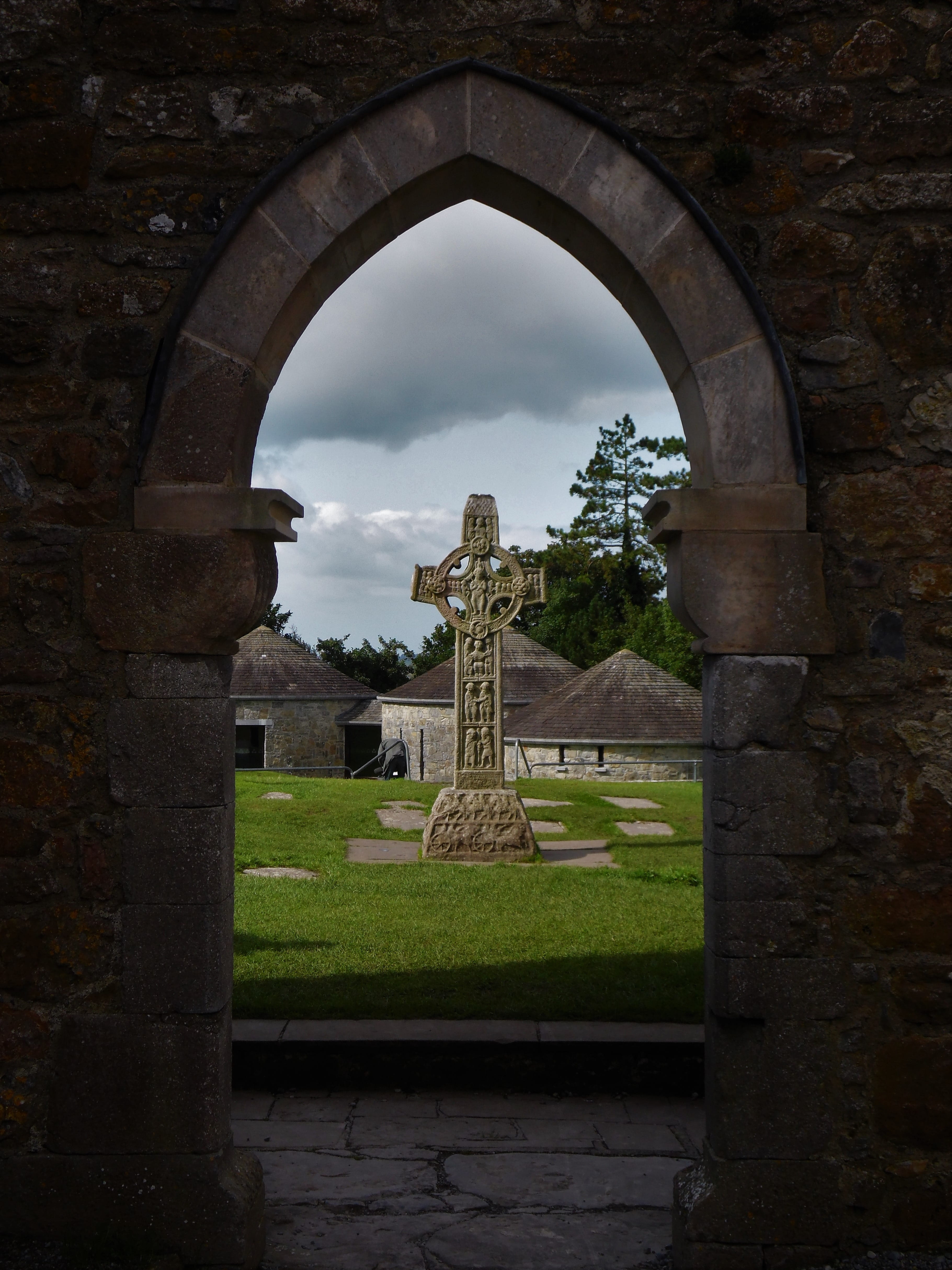 the past, travel destinations, clonmacnoise, outdoors, tourism, spirituality, mystical, ireland, celtic cross, religion, place of worship, built structure, Phone HD Wallpaper