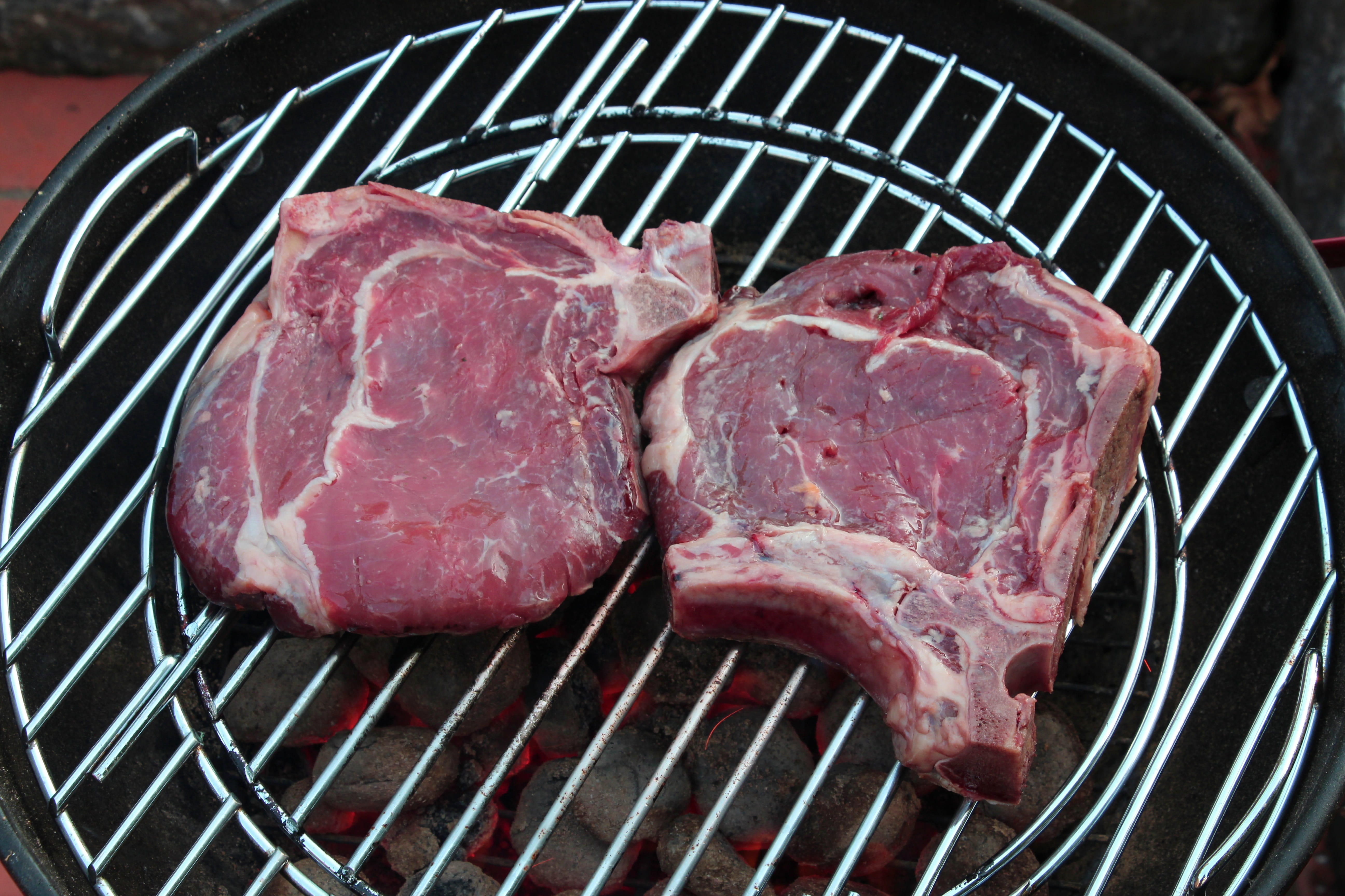 chop, beef, Grill, Barbecue, griller, 5K, dinner, food and drink, red, sirloin Steak, red Meat, preparing food, freshness, Steak, slice, grilled meats, HD Wallpaper