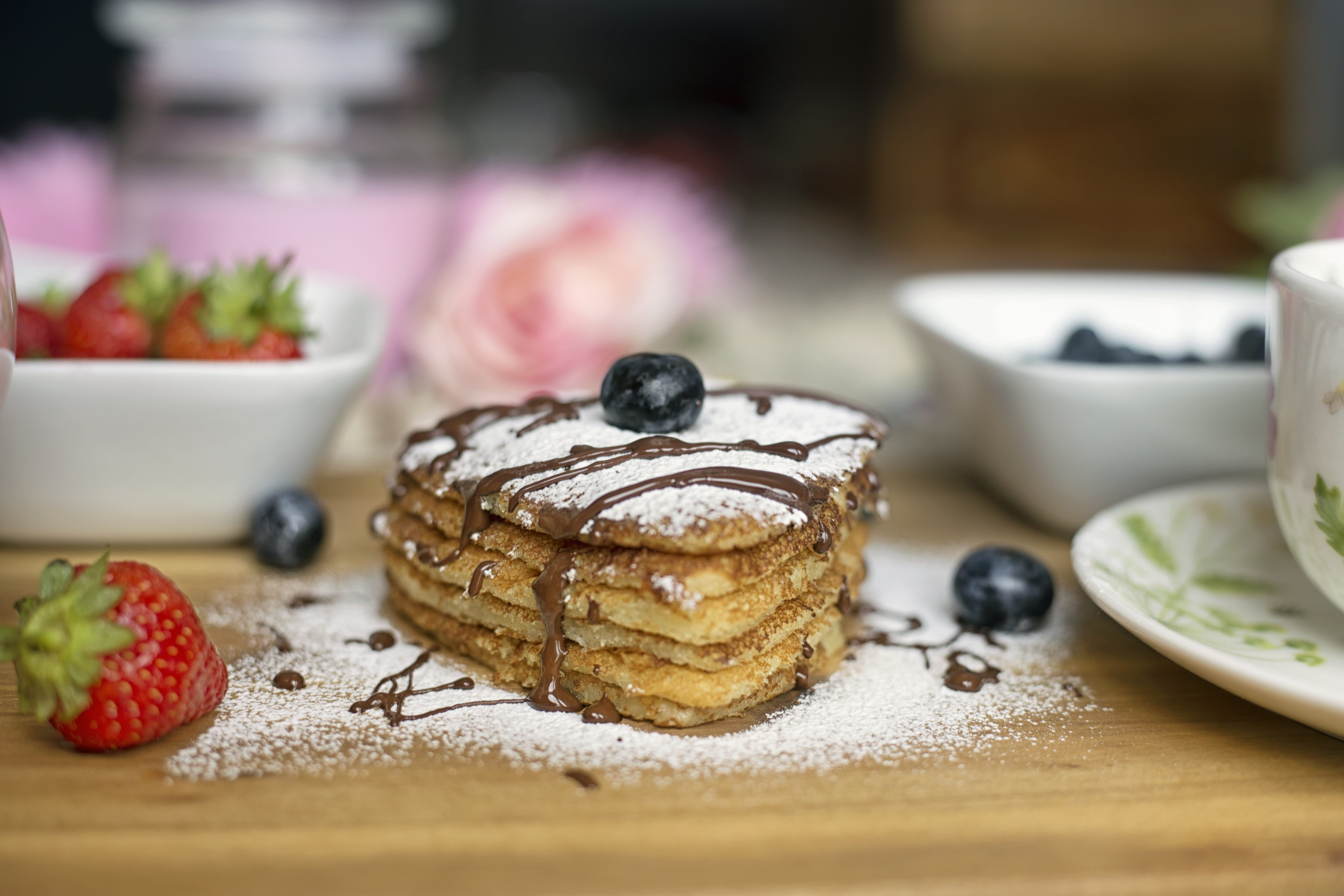 baked, food and drink, breakfast, 5K, fruit, temptation, plate, indoors, berry, wooden, selective focus, freshness, eating, love, blueberry, snack, heart, HD Wallpaper