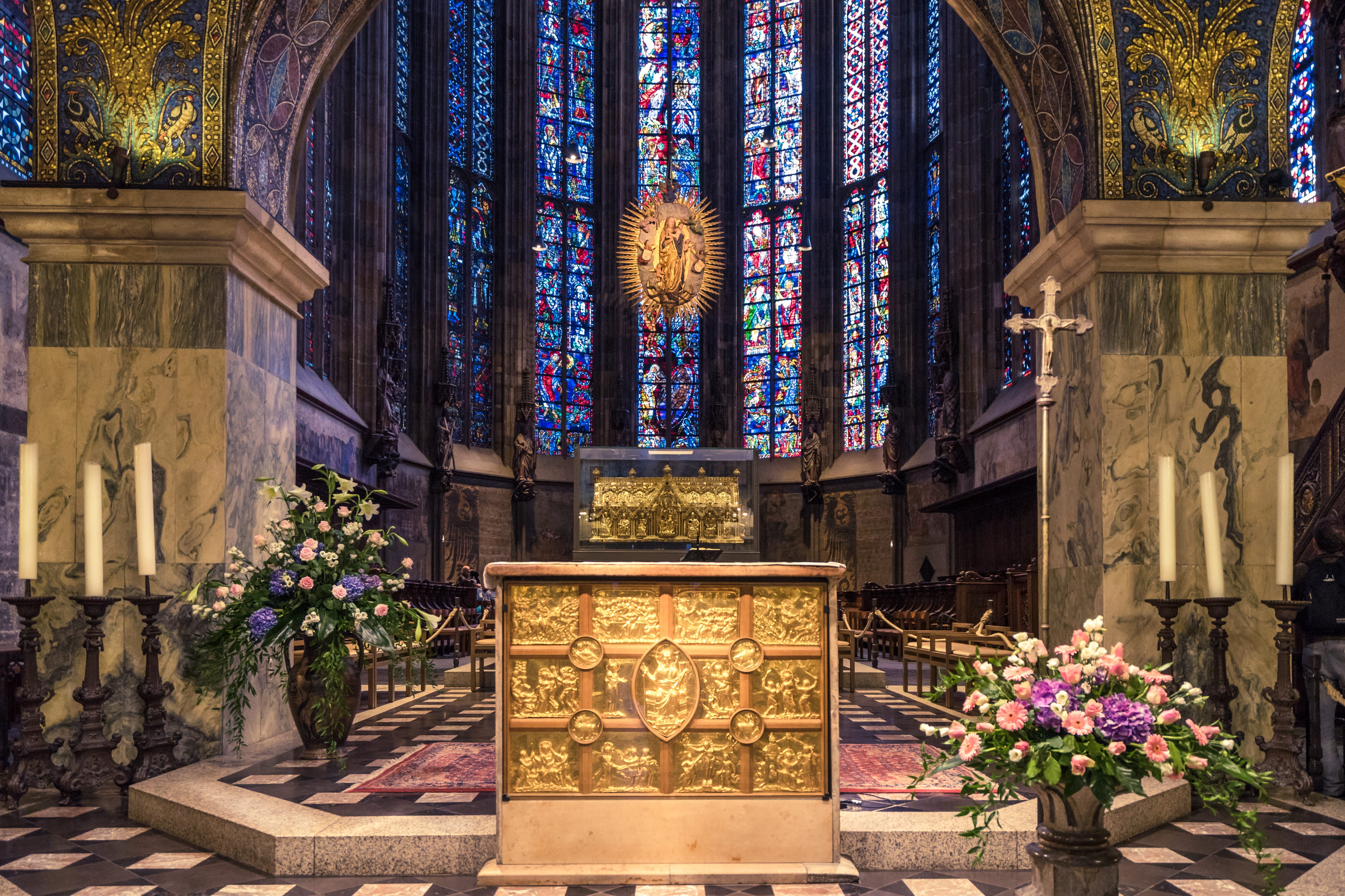 glass, building, plant, historically, stained glass, building exterior, gold, architectural column, religion, glassed, golden, dom, built structure, altar, HD Wallpaper