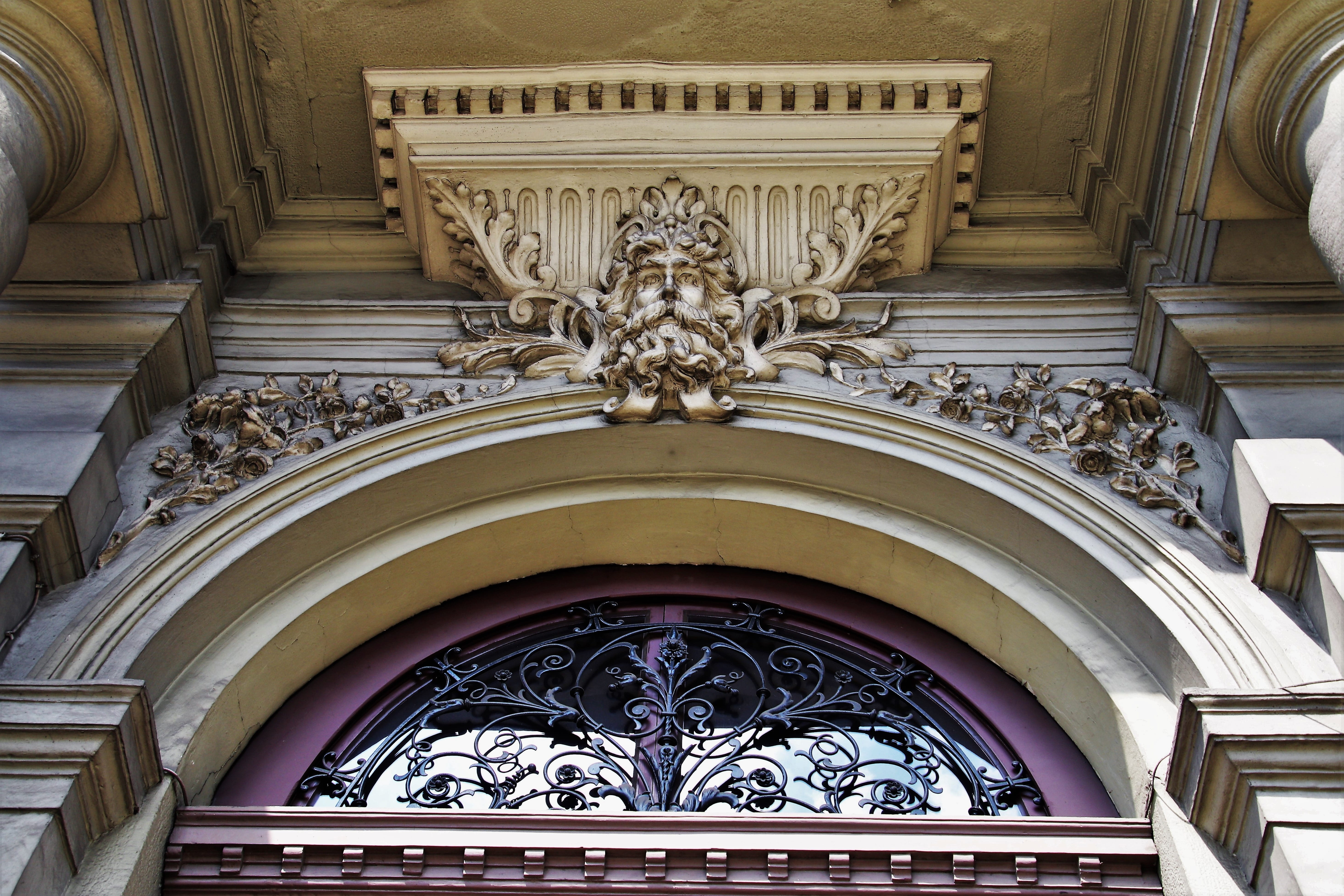 the vault, statue, entrance, gateway, history, sculpture, kamienica, low angle view, architecture and art, decorated door, carving, day, art and craft, HD Wallpaper