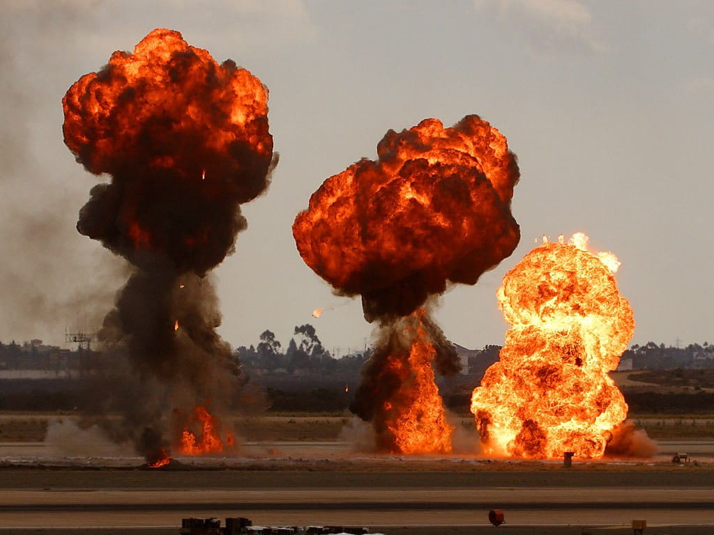 sign, destruction, accidents and disasters, outdoors, bomb, pollution, fighting, fire - natural phenomenon, fire, day, conflict, motion, government, 480P, HD Wallpaper