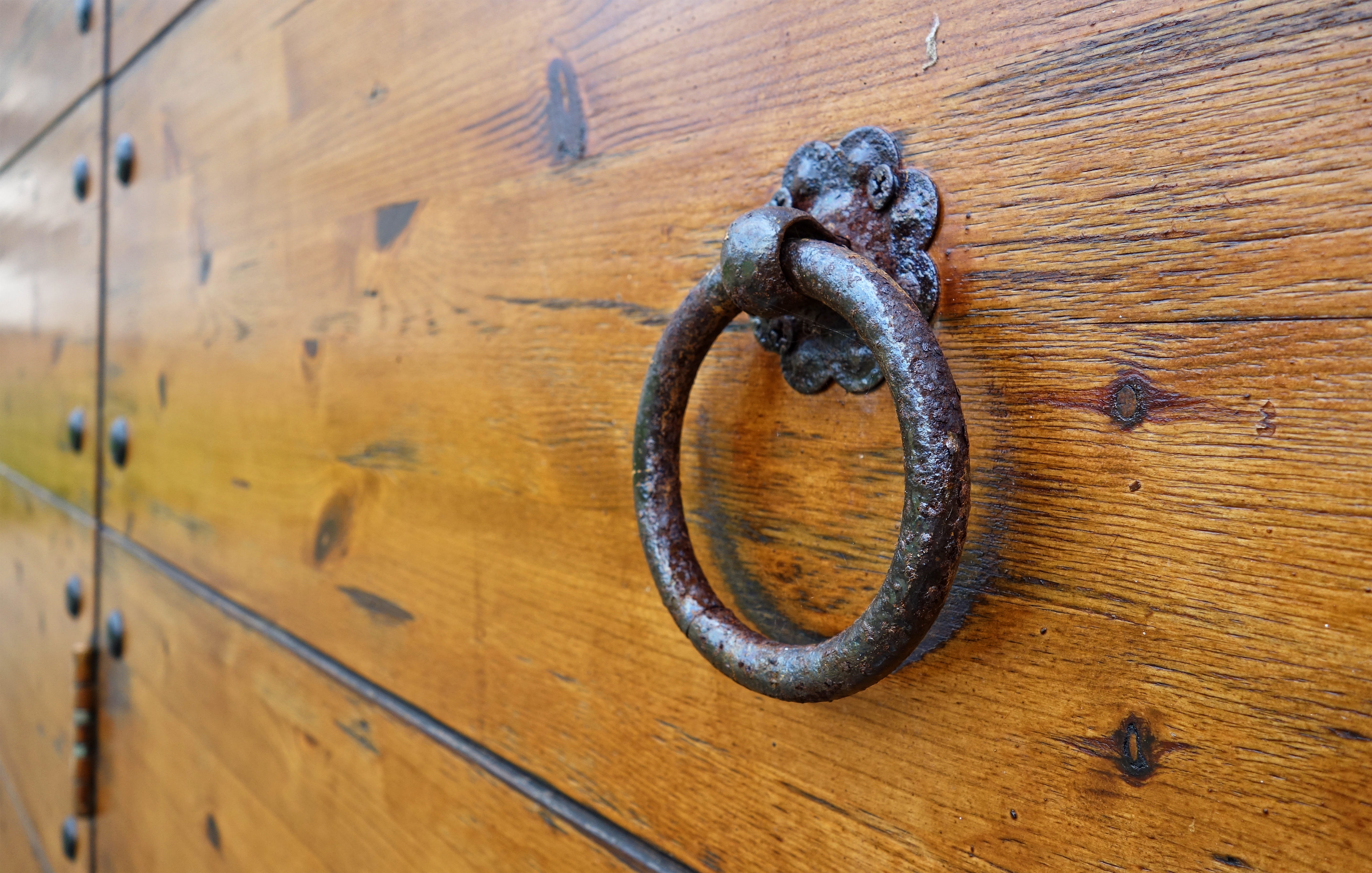 cabinet, doorknob, cast iron door knocker, close-up, door, 5K, safety, cast iron, rusty, close, steel, door knocker, security, latch, textured, ring, knocker, HD Wallpaper