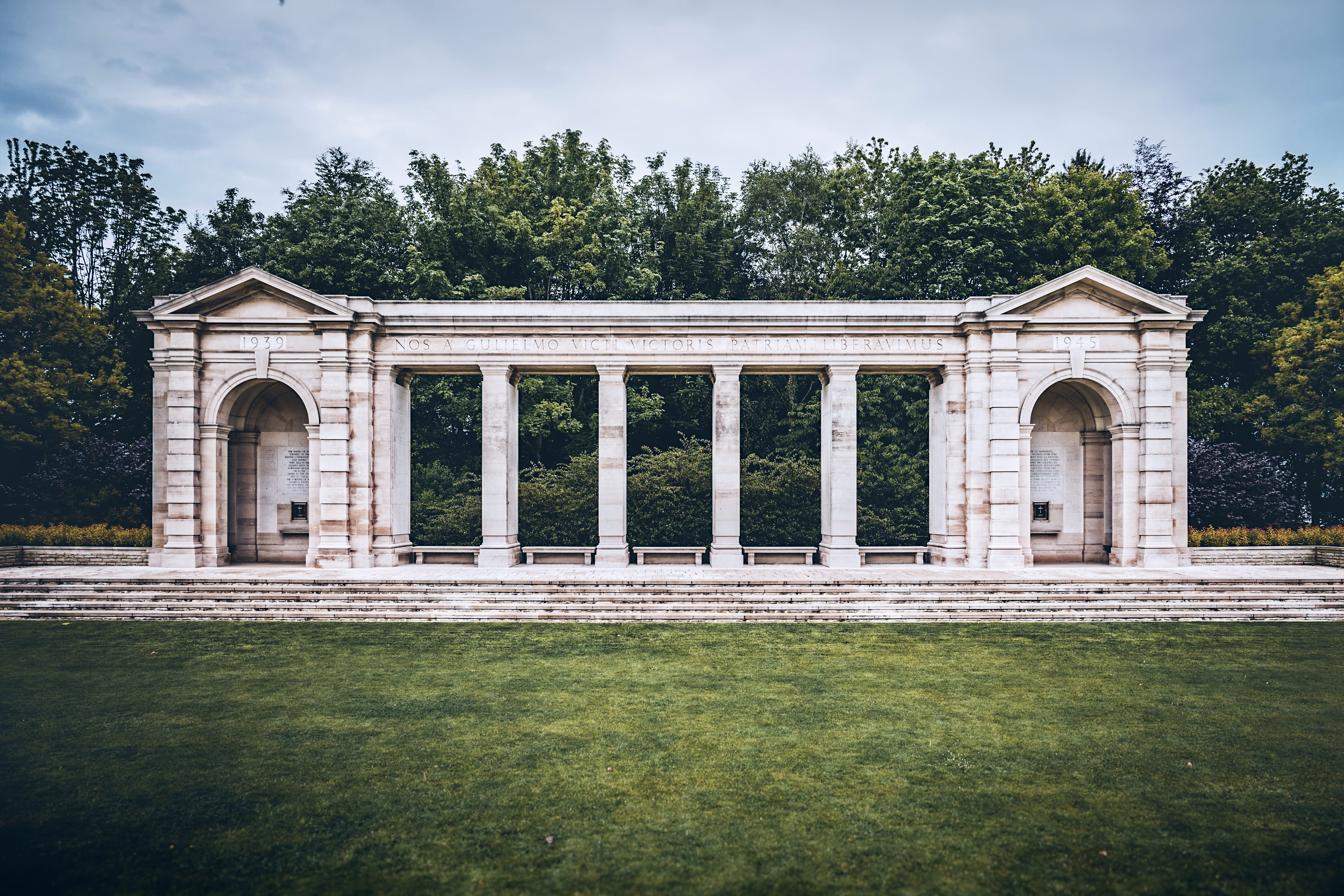 cloud - sky, door, no people, day, normandy, monument, plant, world war ii, d-day, surrounded, grass, ornate, architectural column, green color, arch, memorial, HD Wallpaper