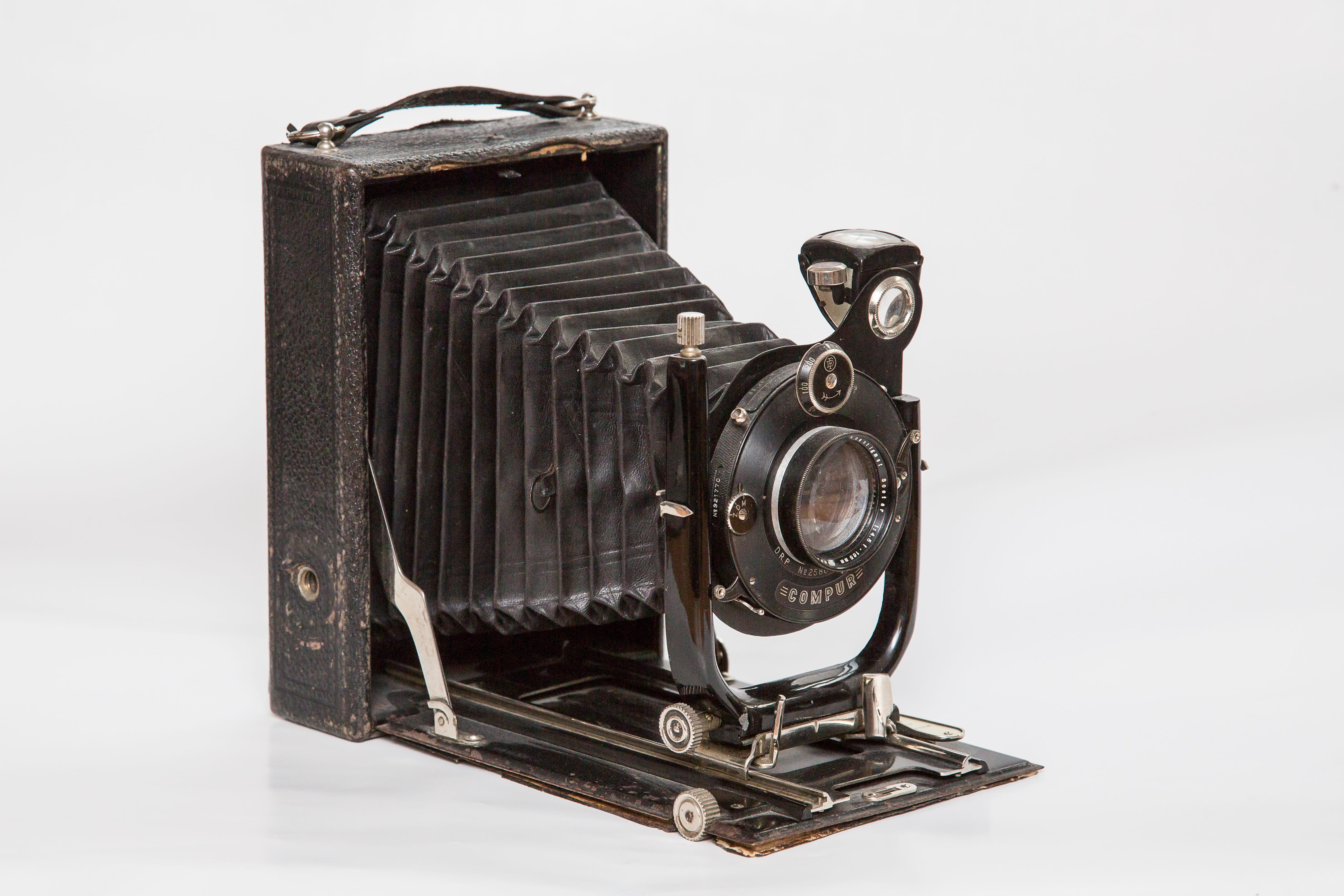 studio shot, history, single Object, Old, cut out, classic, no people, obsolete, still life, close-up, Vintage, black, electrical equipment, objects/Equipment, HD Wallpaper