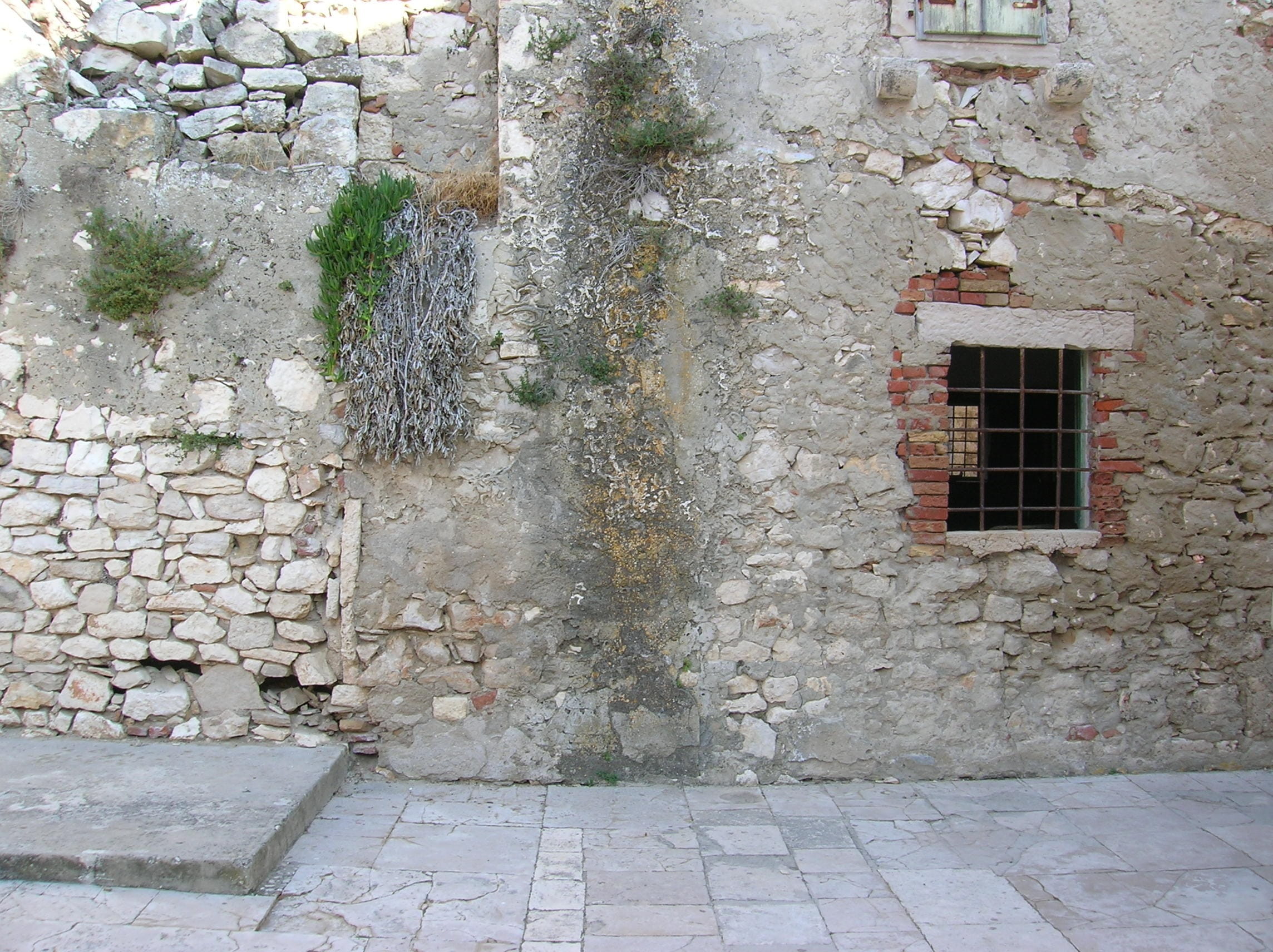 plant, Ruin, 1080P, outdoors, the past, ivy, Croatia, stones, architecture, susak island, island, ruin, rocks, solid, weathered, wall, window, stone, day, HD Wallpaper