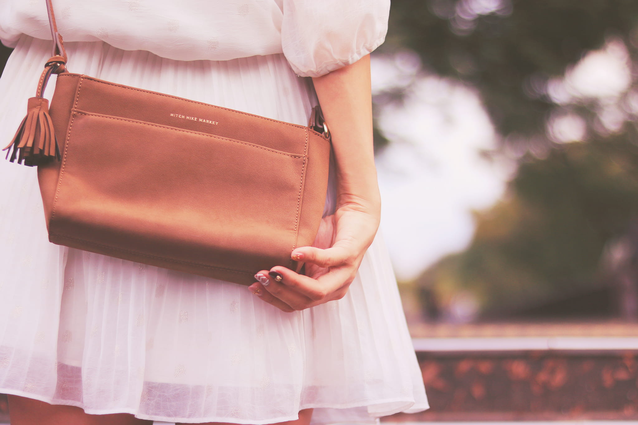 people, standing, holding, one Person, crossbody, casual clothing, lifestyles, carrying, hand, elegance, black, midsection, real people, bag, human hand, HD Wallpaper