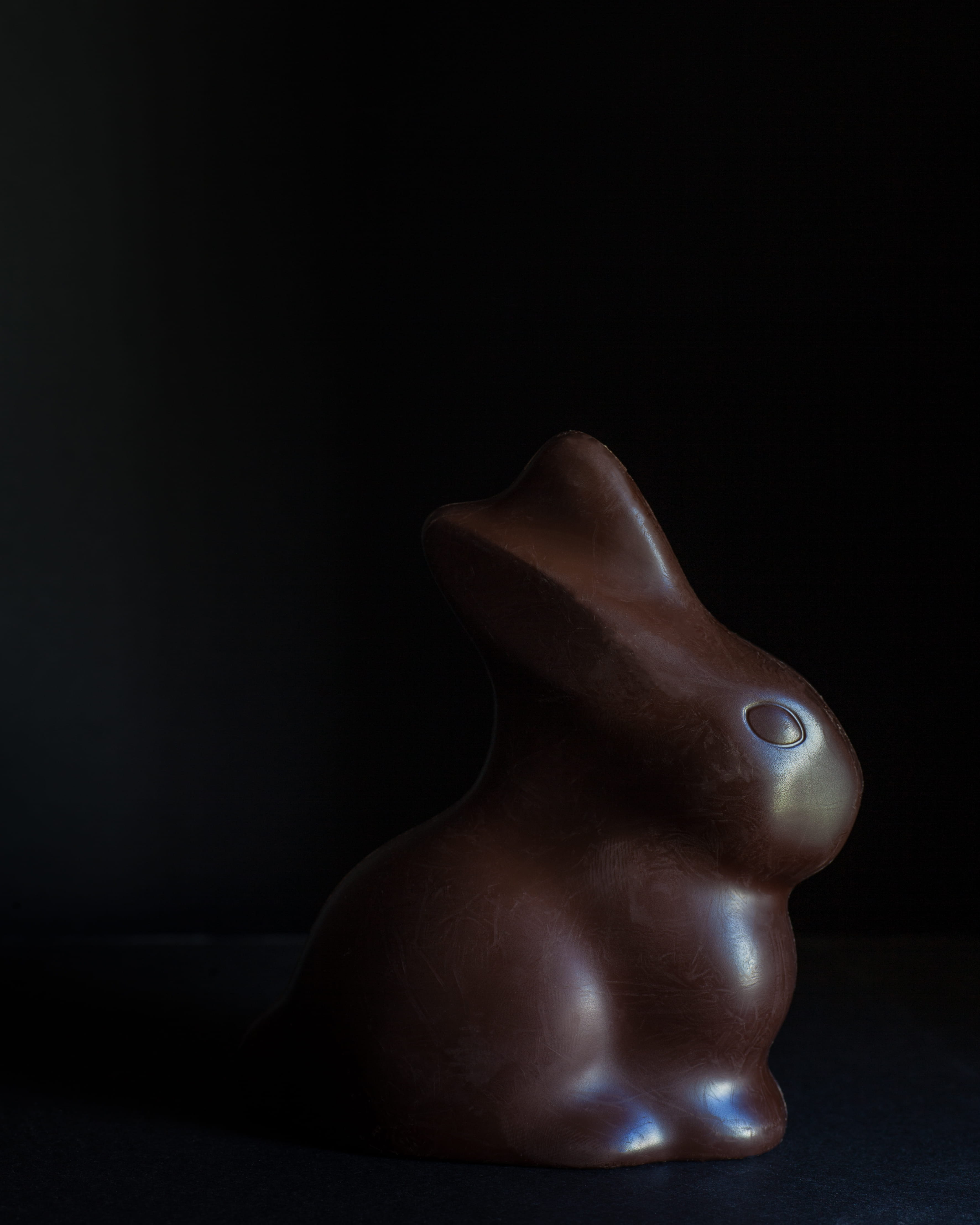 studio shot, black background, single object, food, brown, sweets, no people, figurine, brownie, bizarre, cookie, d, fractal, chocolate, dark, 4K, bronze, Phone HD Wallpaper