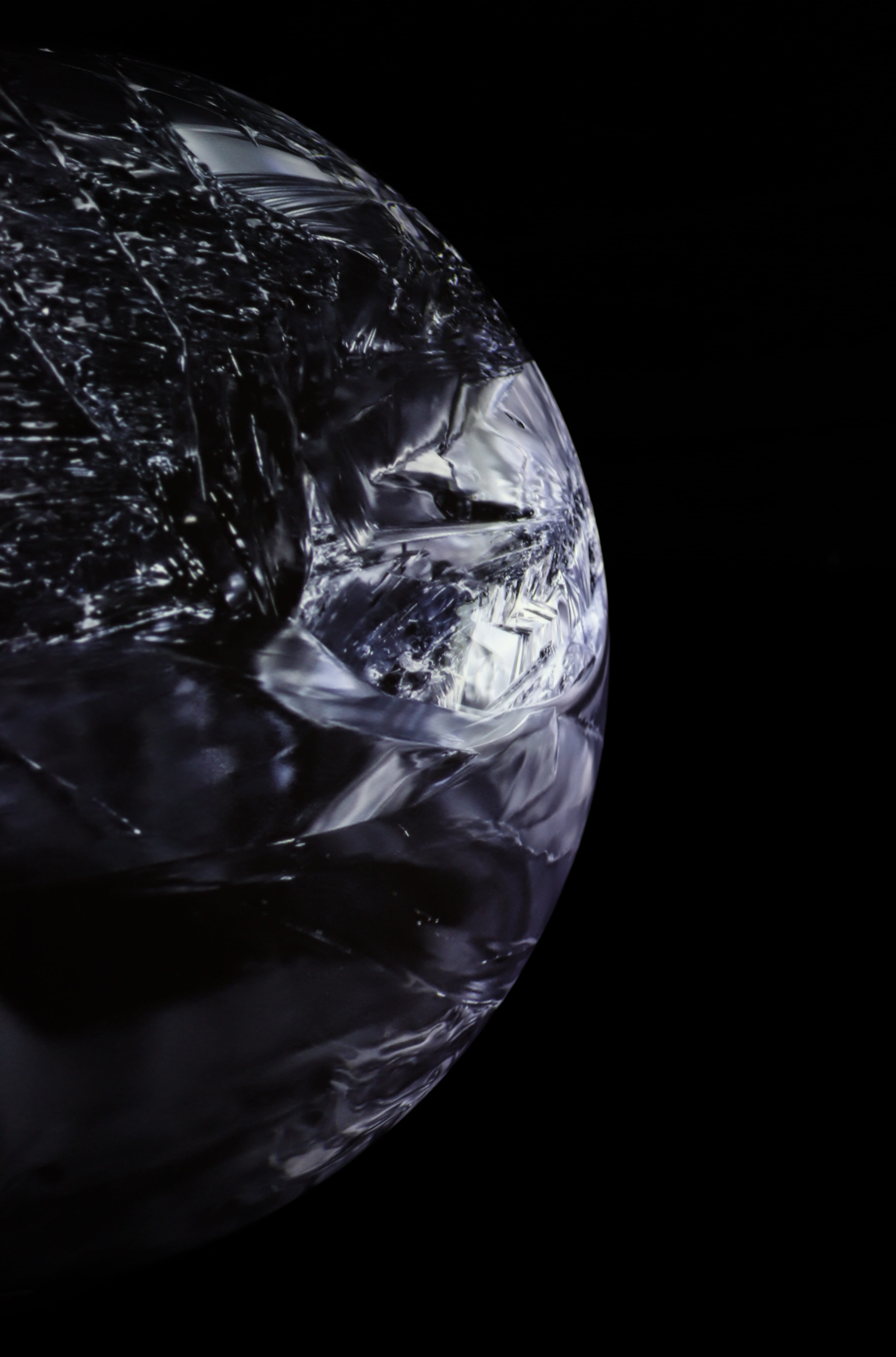 astronomy, outdoors, household equipment, copy space, transparent, drink, still life, sphere, space, reptile, close-up, indoors, nature, black, glass, water, Phone HD Wallpaper