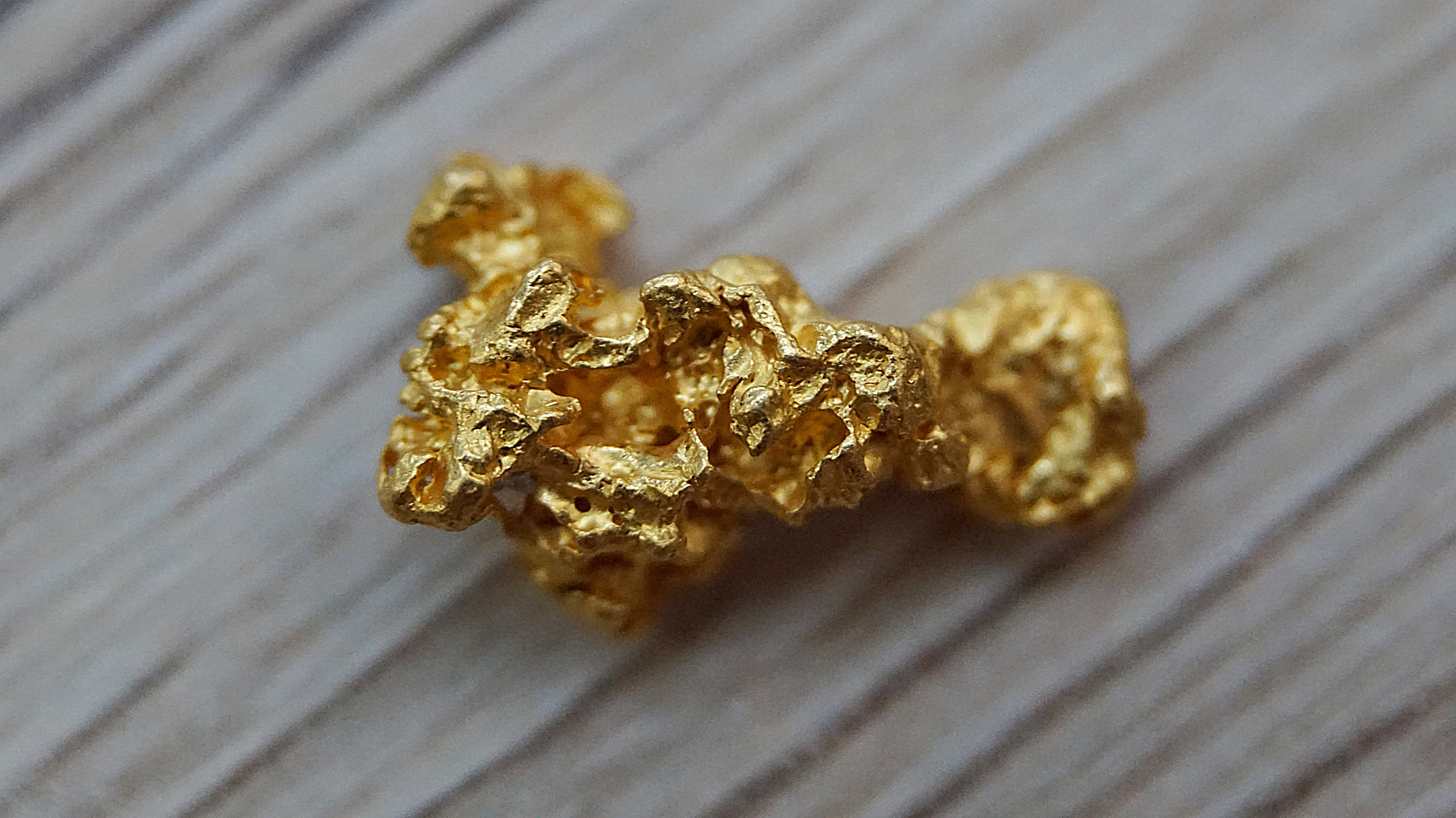 capsule, healthcare and medicine, high angle view, natural gold, luxury, close-up, no people, herbal medicine, gold, selective focus, medicine, indoors, HD Wallpaper