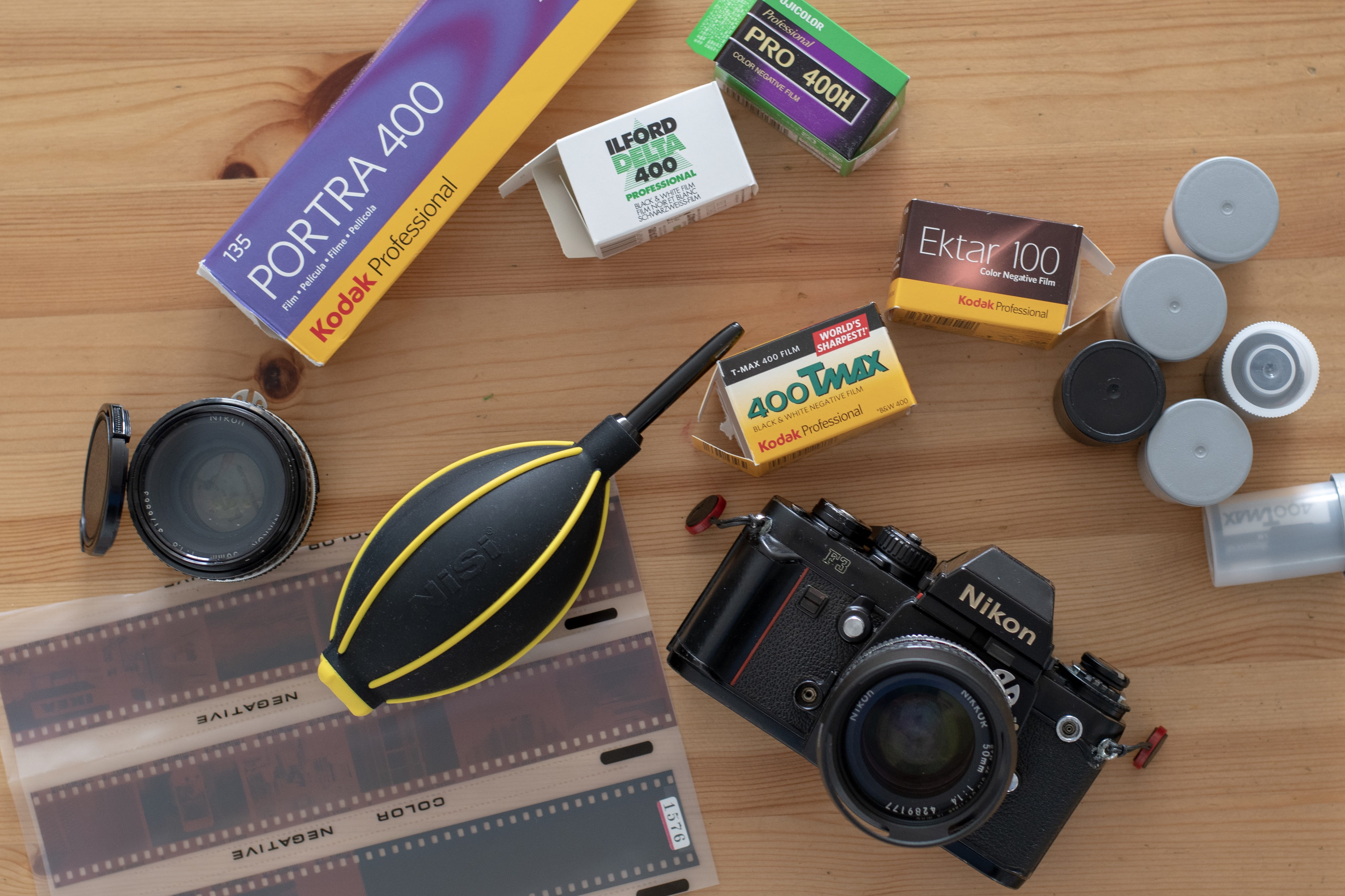 lens - optical instrument, housing, casing, digital camera, electronics, communication, table, technology, still life, 4K, equipment, box, film, arts culture and entertainment, HD Wallpaper