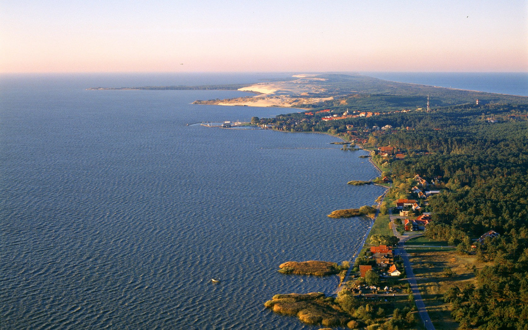 Nida, horizon, nature, trees, hd, sea, blue, 720P, coast, Lithuania, green, Spit, HD Wallpaper