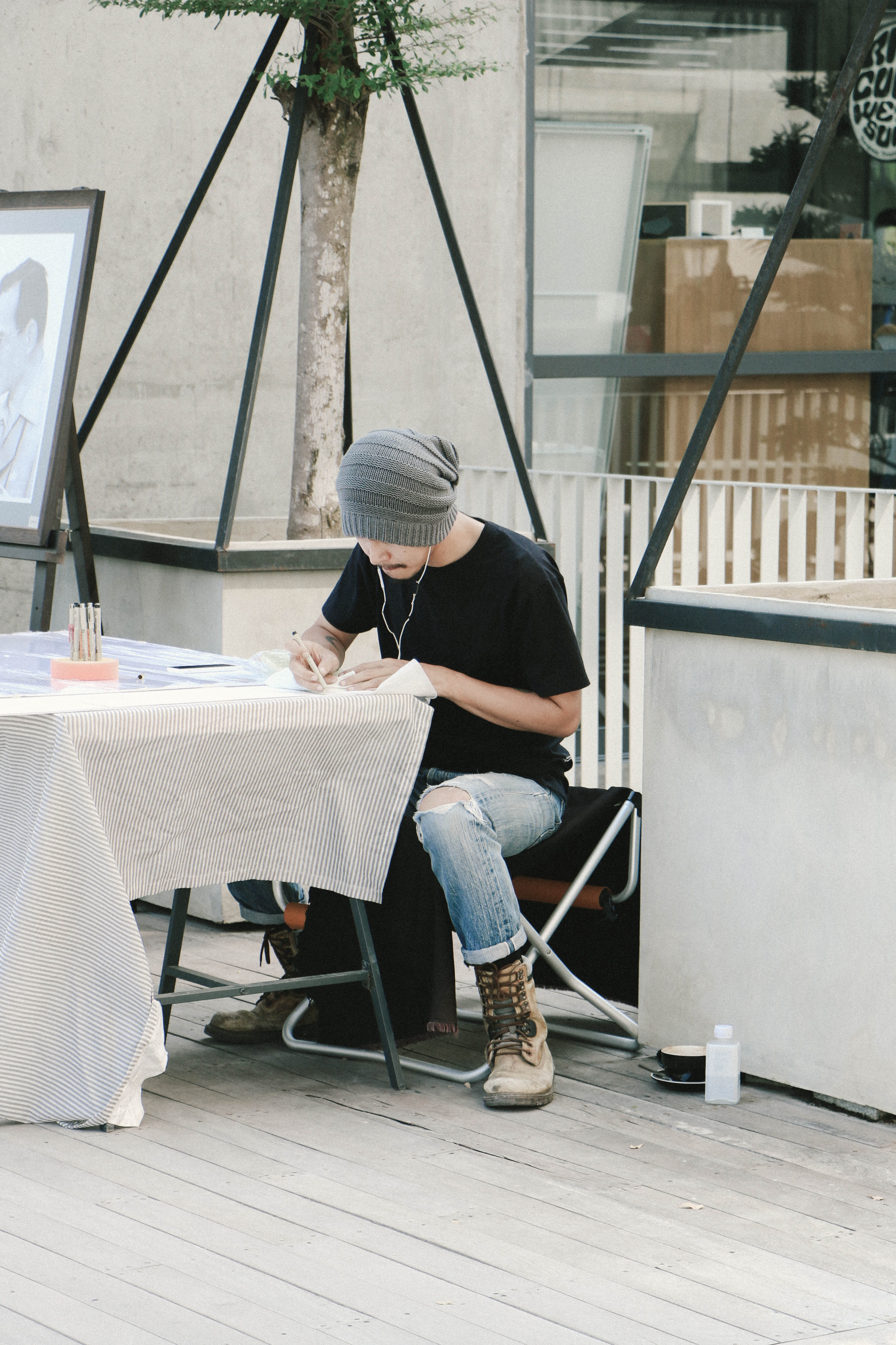 seat, holding, sketch, real people, young adult, communication, 5K, occupation, built structure, drawing, artist, leisure activity, lifestyles, table, Phone HD Wallpaper