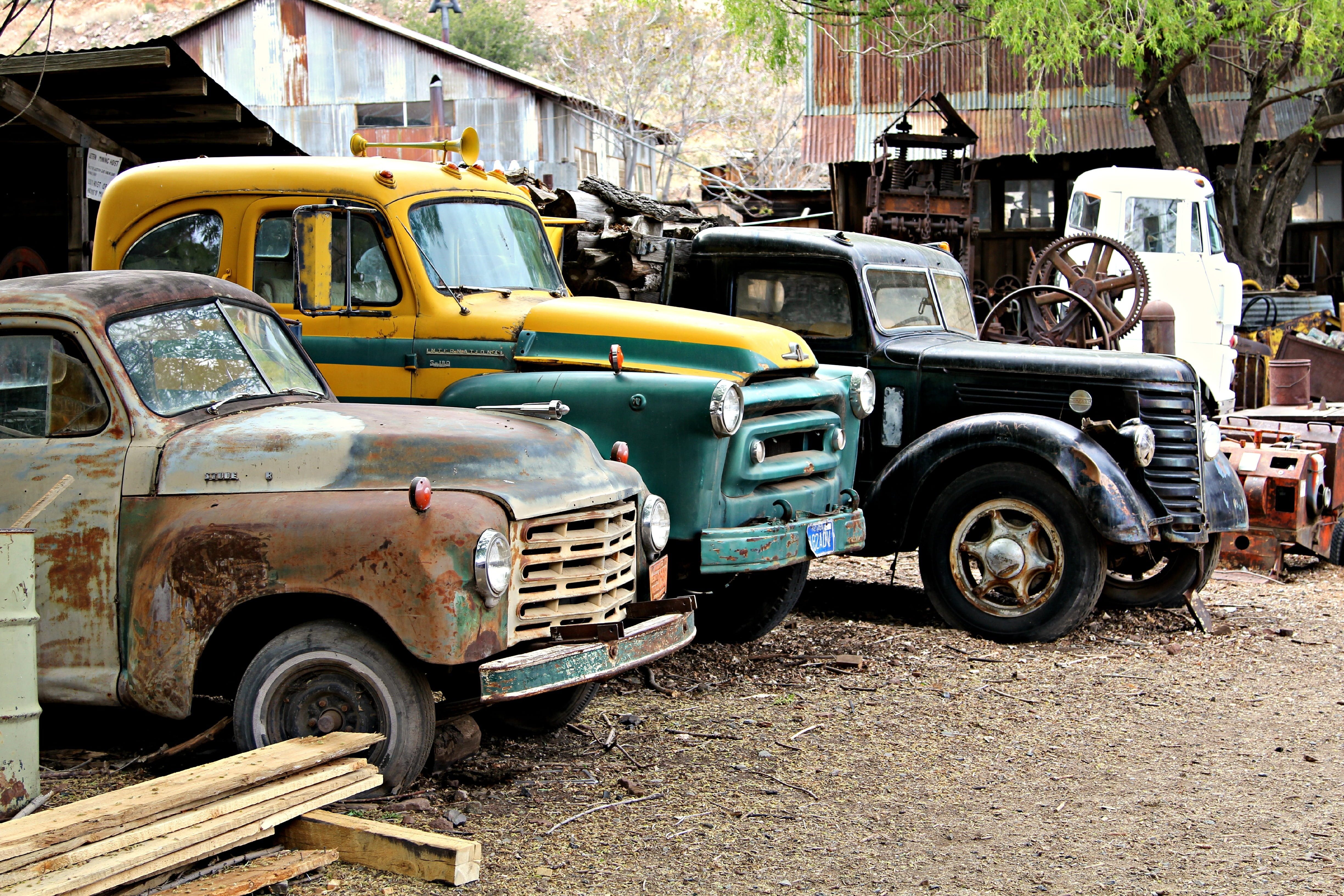 4K, built structure, metal, classic, old cars, three, abandoned, vehicle, junkyard, garage, near, parked, city, vintage automobiles, vehicles, obsolete, HD Wallpaper
