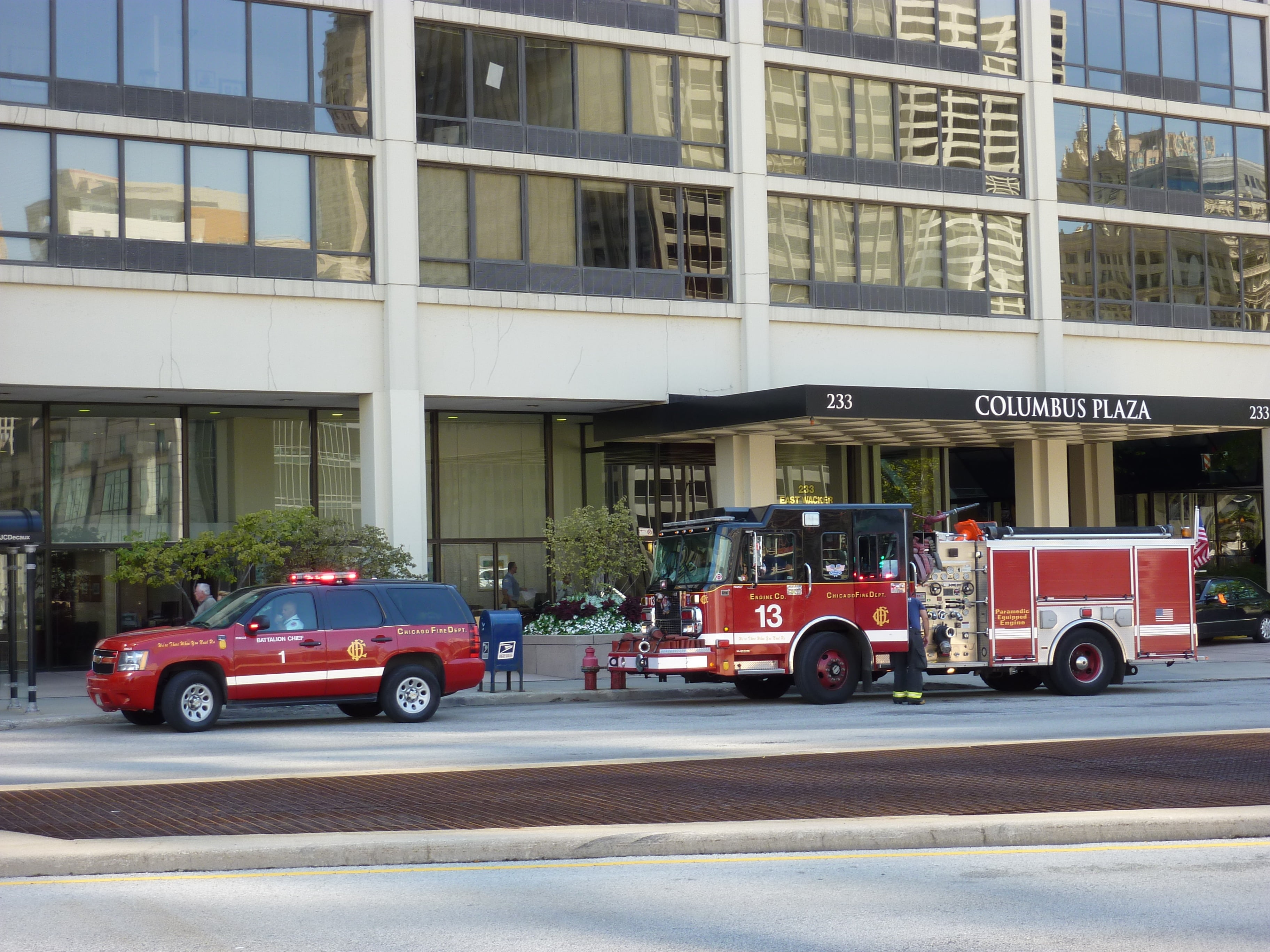 motor vehicle, car, fire Engine, illinois, incidental people, outdoors, red, rescue, autos, sunlight, architecture, day, building, 2K, firefighter, road, HD Wallpaper