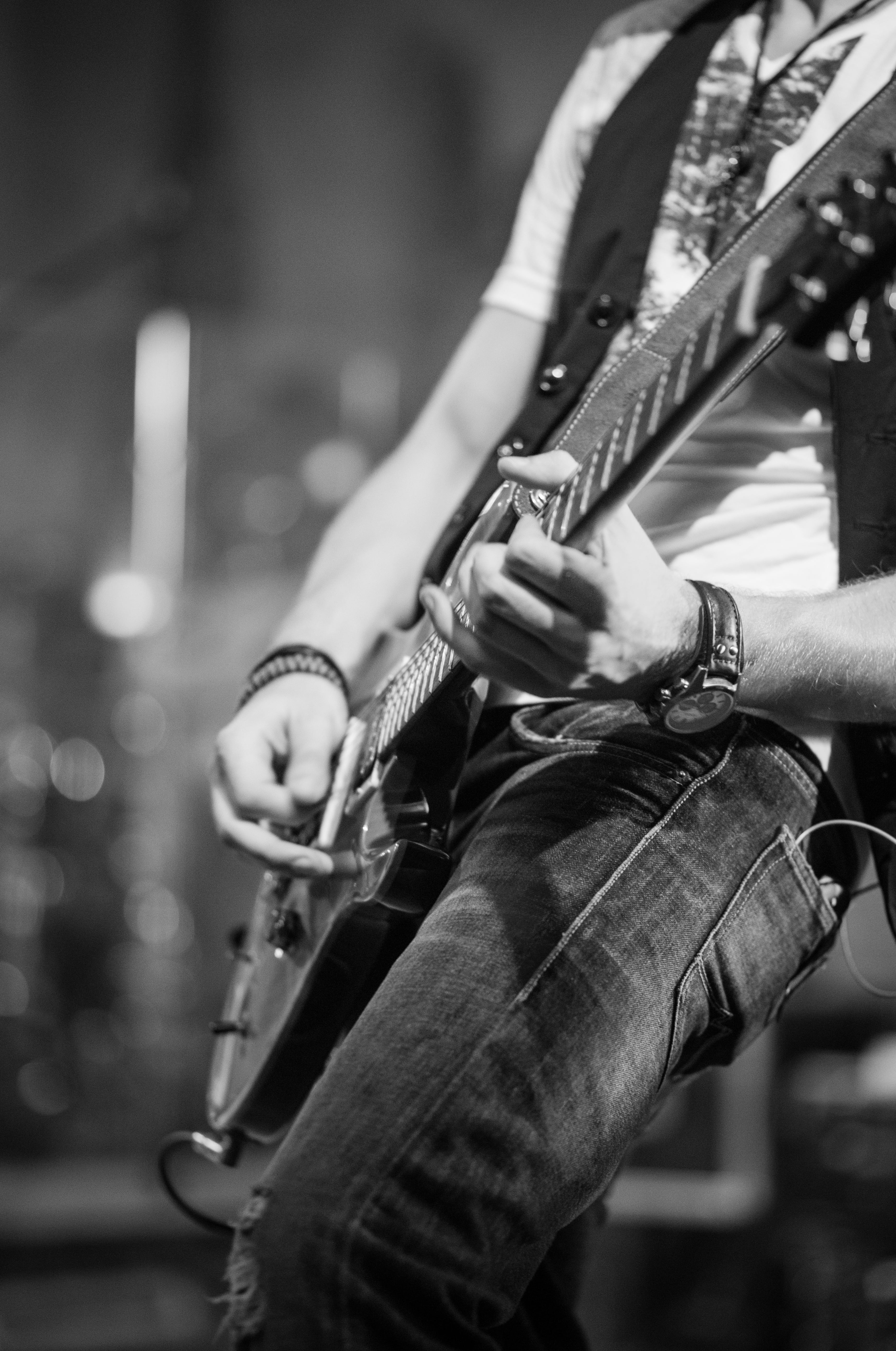 rocker, pose, prs, musician, hit, instrument, skill, l, modern rock, electric guitar, person, live, holding, 5K, musical instrument, band, focus on foreground, Phone HD Wallpaper