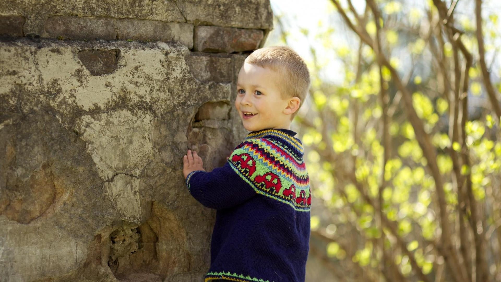 cute, summer, outdoors, boys, playing, emotion, fun, 1080P, kid, caucasian Ethnicity, innocence, smiling, joy, sweater, human Face, leisure activity, childhood, HD Wallpaper