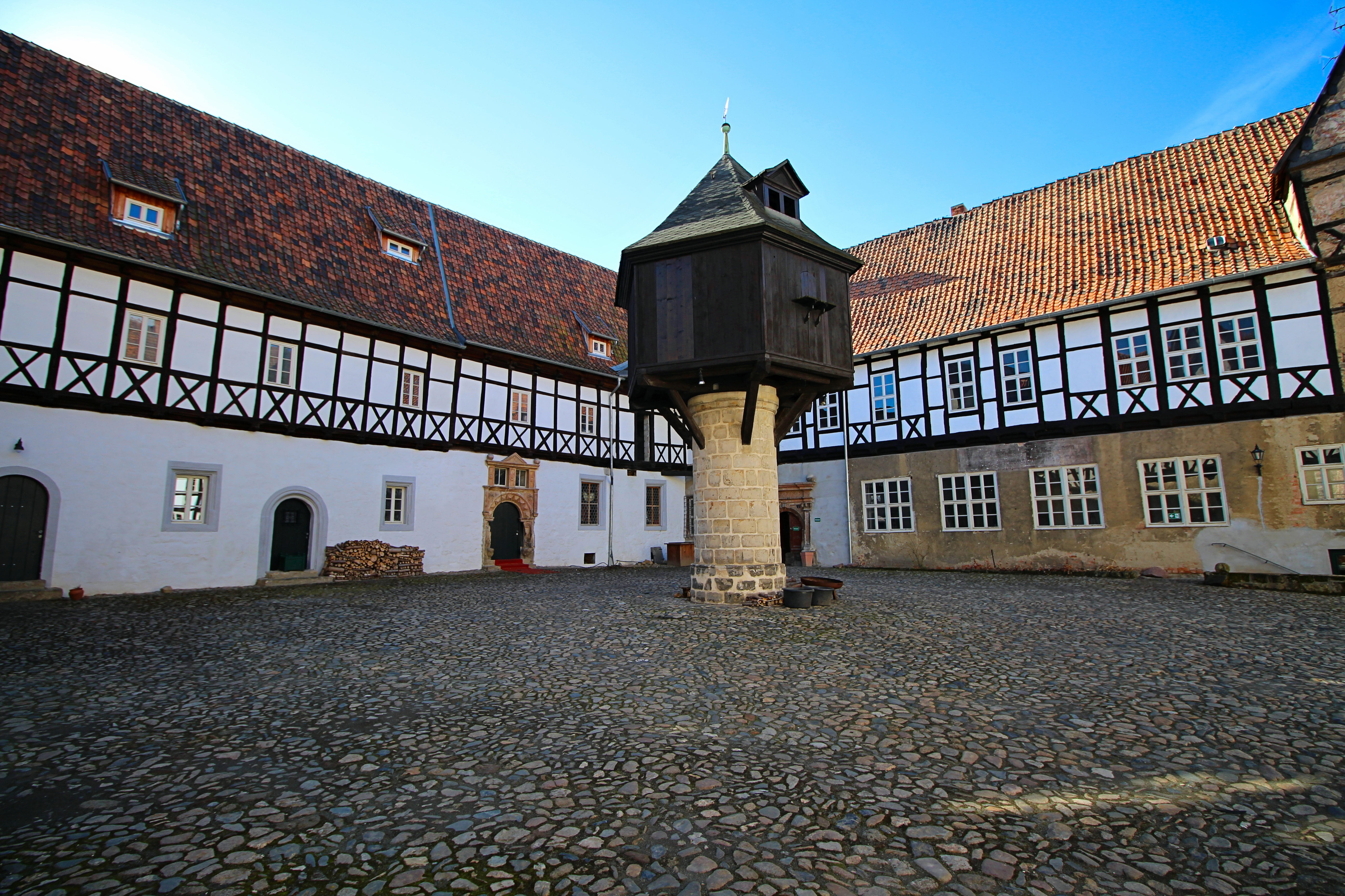 travel destinations, nature, three page court, street, truss, city, outdoors, historically, day, tower, sky, 5K, building exterior, religion, building, HD Wallpaper