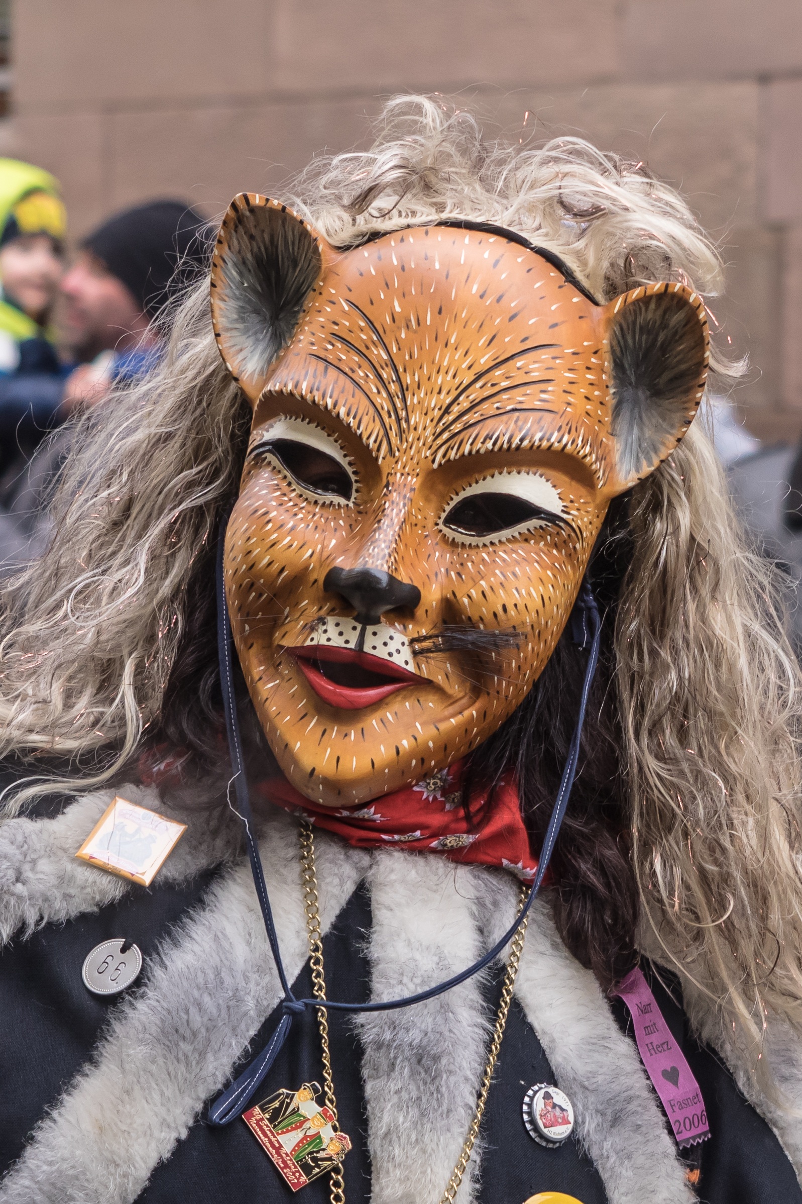 carnival, celebration, close-up, 1080P, cat face, wooden mask, real people, color, haes, celebrate, looking at camera, fools jump, colorful, carnival - celebration event, Phone HD Wallpaper
