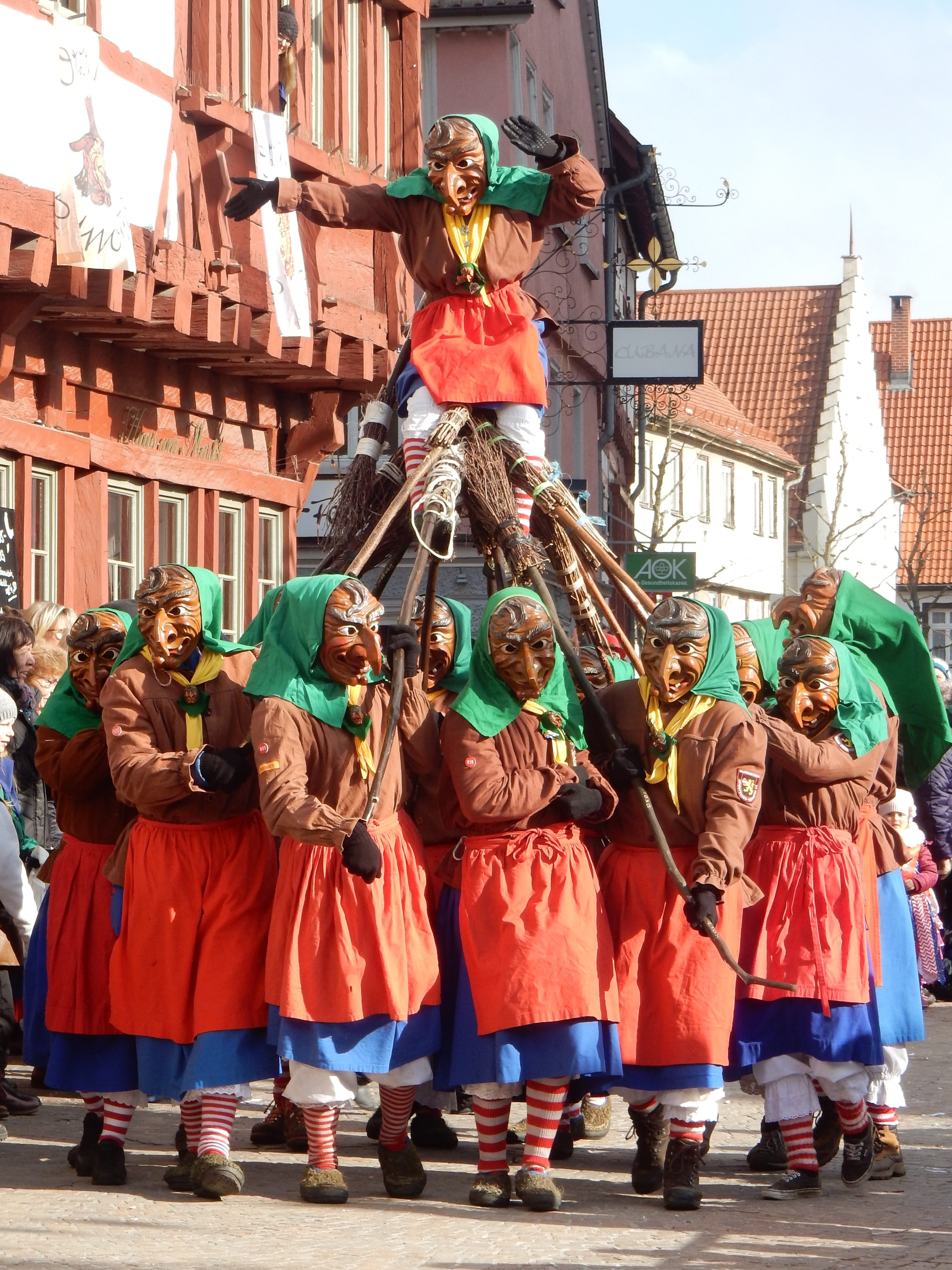 human, disguise, mask - disguise, fasnet, carnival, gymnastics, fools jump, women, sport, large group of people, move, men, sporty, day, group, bad saulgau, Phone HD Wallpaper