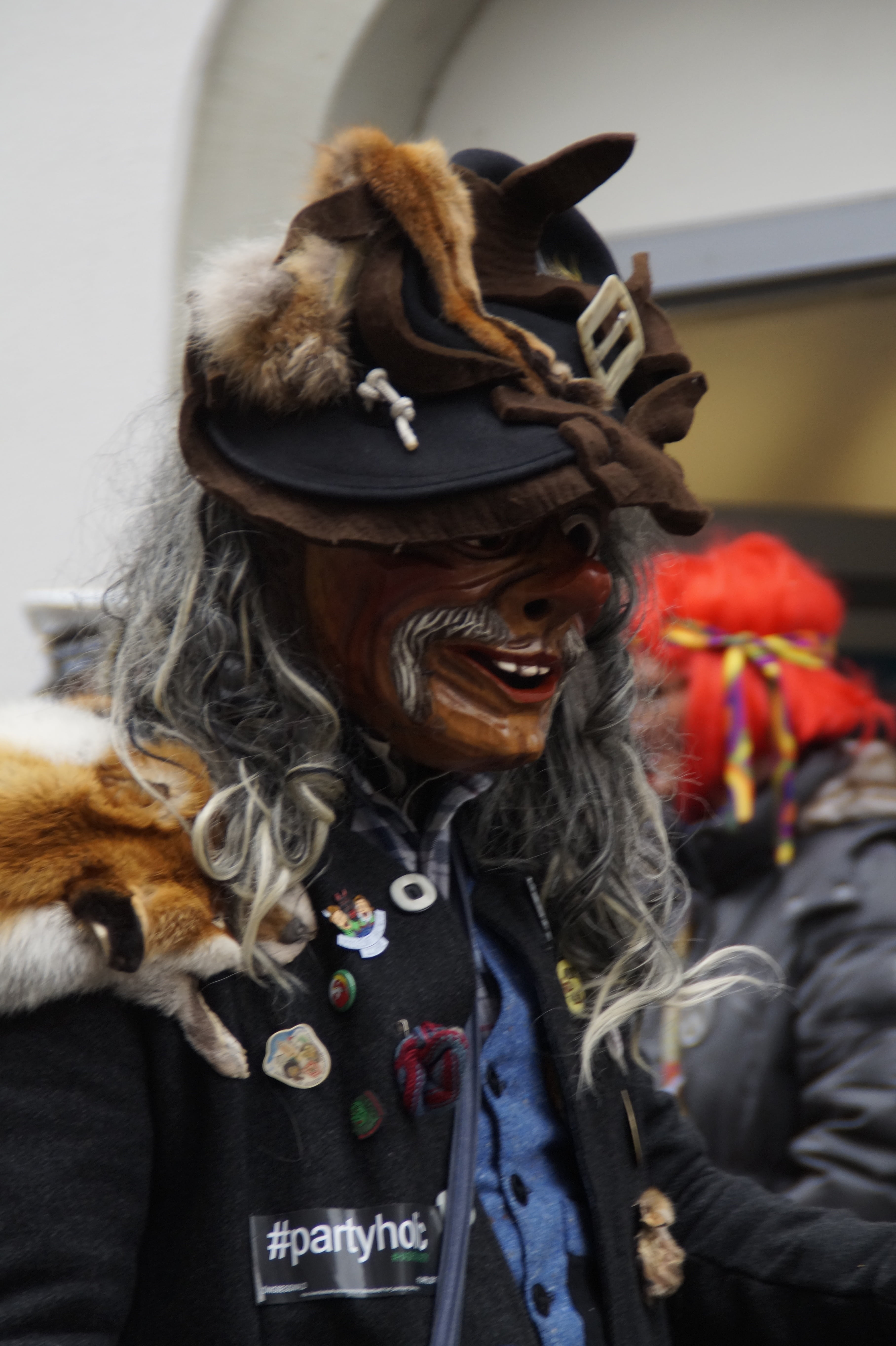 move, costume, tradition, lifestyles, front view, wooden mask, masks, disguise, fools guild, carnival, customs, adult, day, predator, masquerade, swabian alemannic, Phone HD Wallpaper