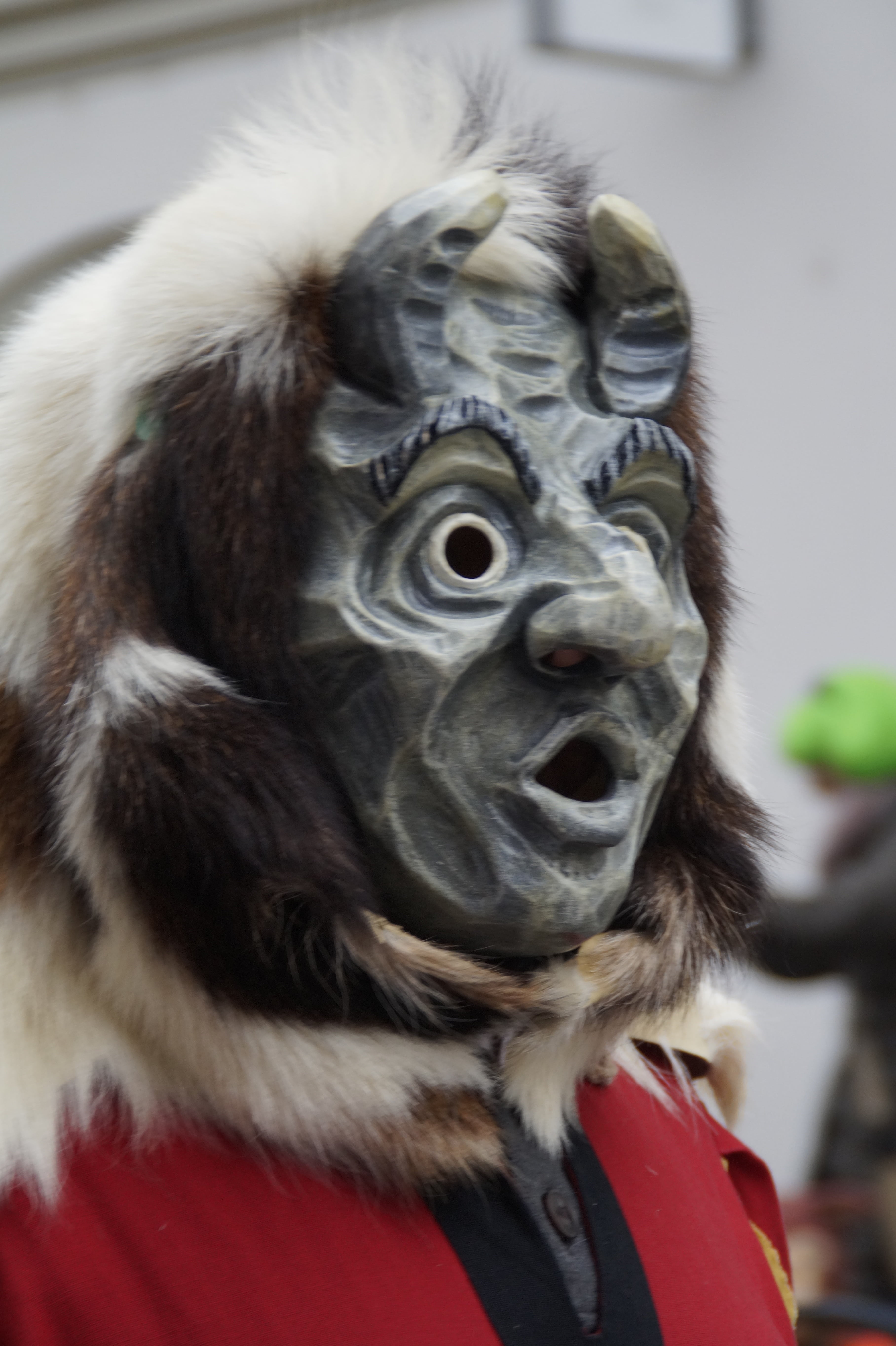 haes, close, people, primate, looking, carved, costume, masquerade, devil, animal wildlife, close-up, one animal, animal body part, wooden mask, panel, Phone HD Wallpaper