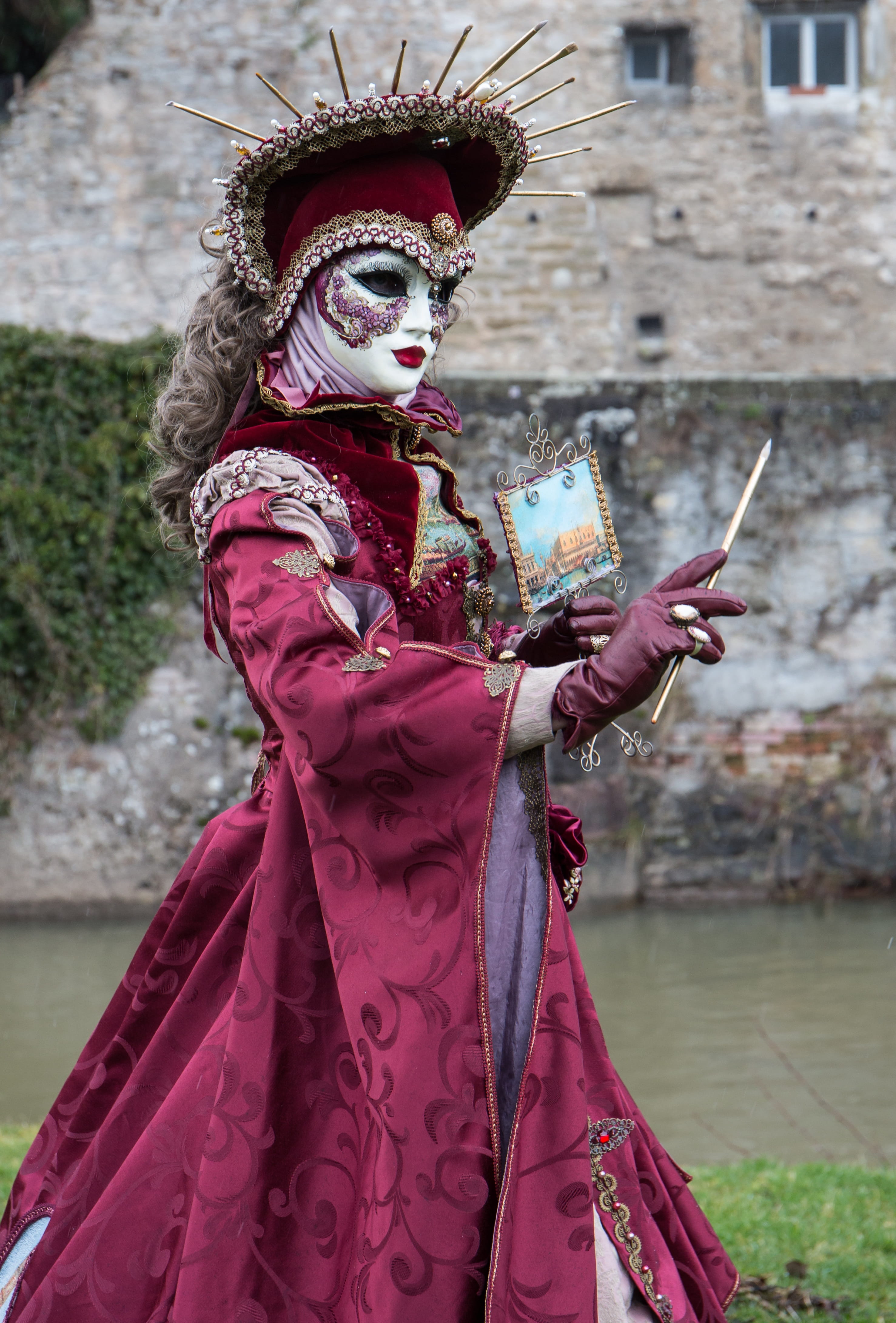 painter, mask - disguise, venezia, colorful, silence almost night, festival, carnival - celebration event, carnival, celebration, holding, venice, lifestyles, Phone HD Wallpaper