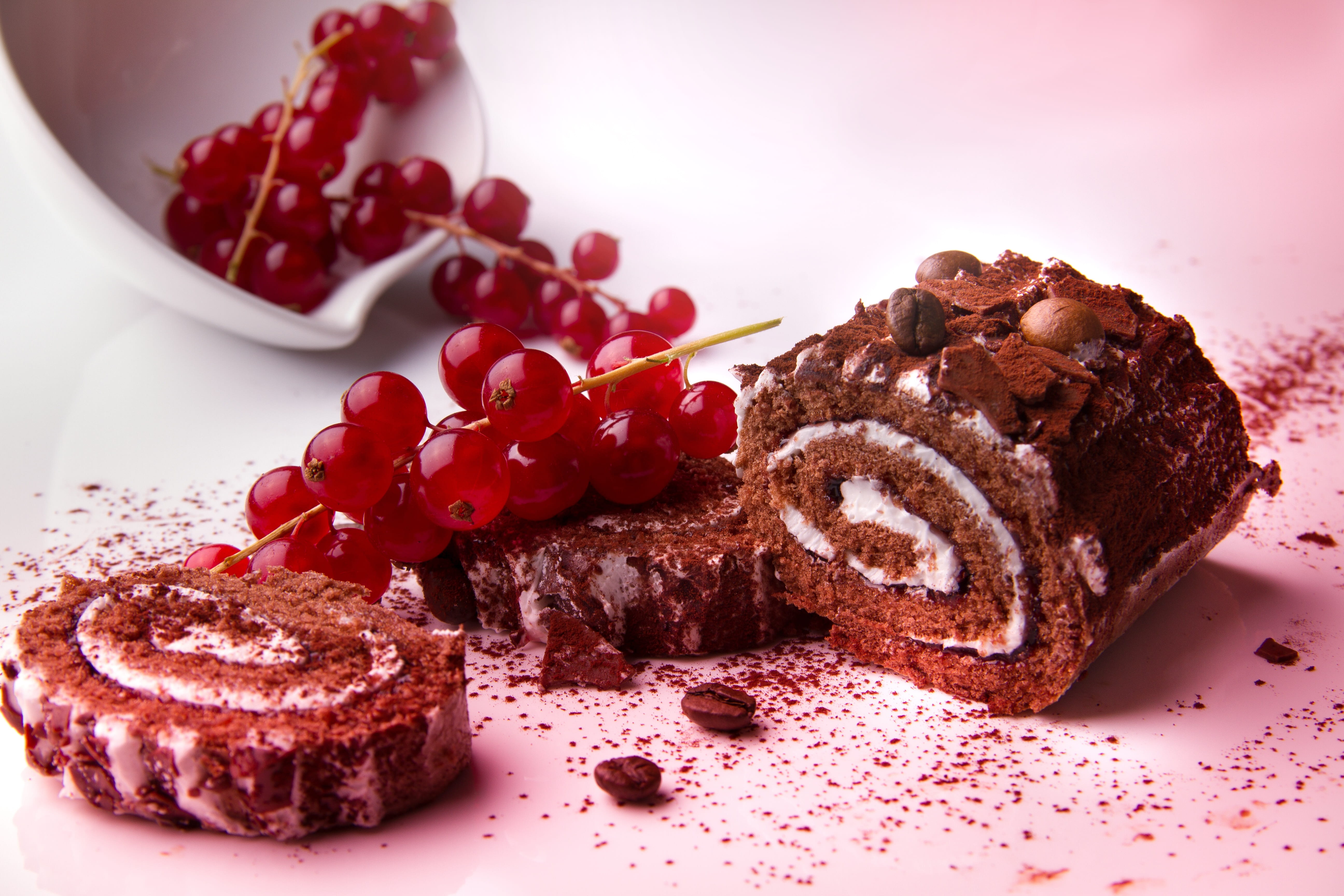 slice, red, sweet dish, food and drink, 5K, freshness, roll, sweetness, bake, wellbeing, plate, temptation, fruit, healthy eating, sweet food, dessert, HD Wallpaper