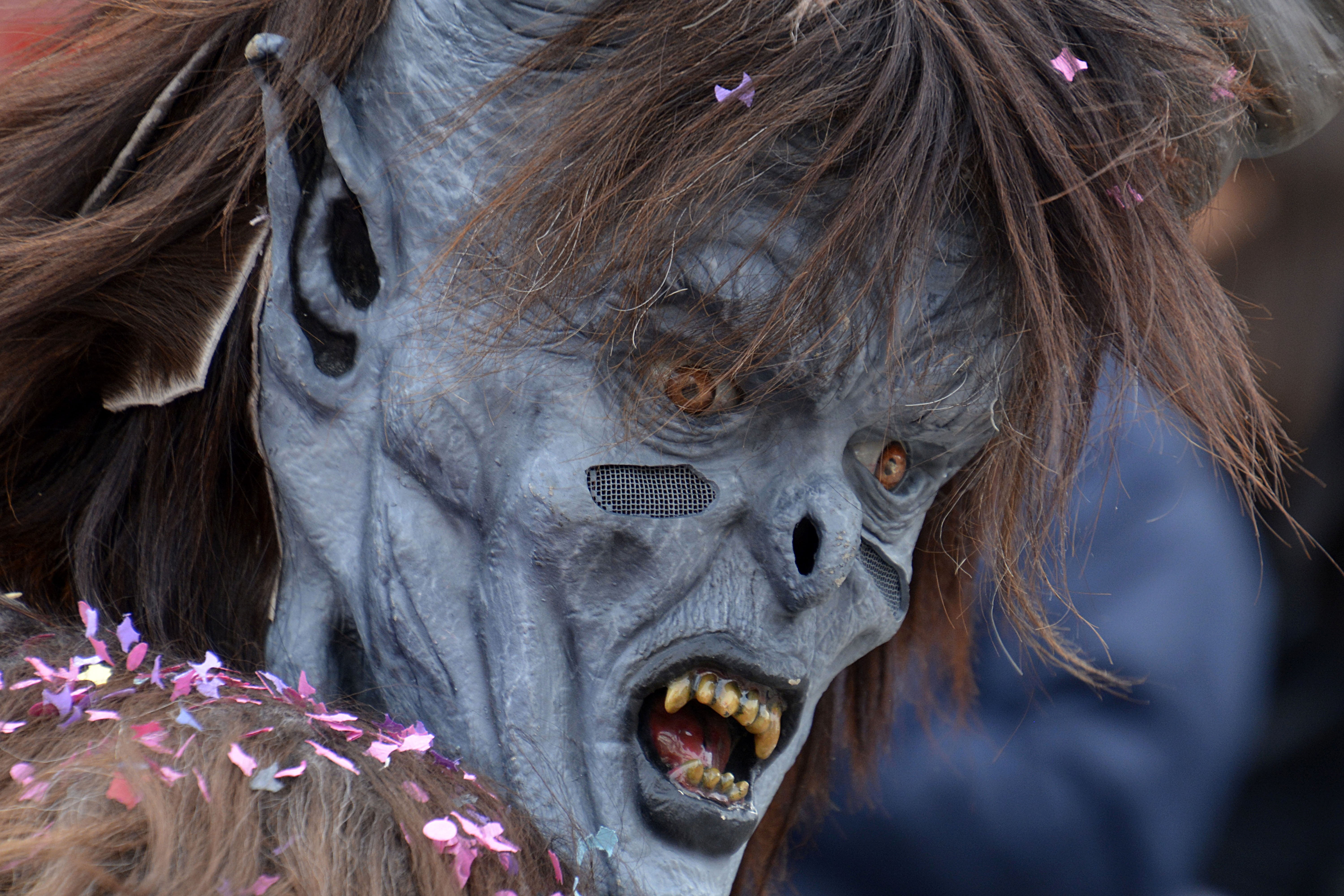 customs, headshot, mask - disguise, spooky, pacer, dress, animal body part, celebration, traditional festival, face similar, mask, good spirits call, outdoors, HD Wallpaper