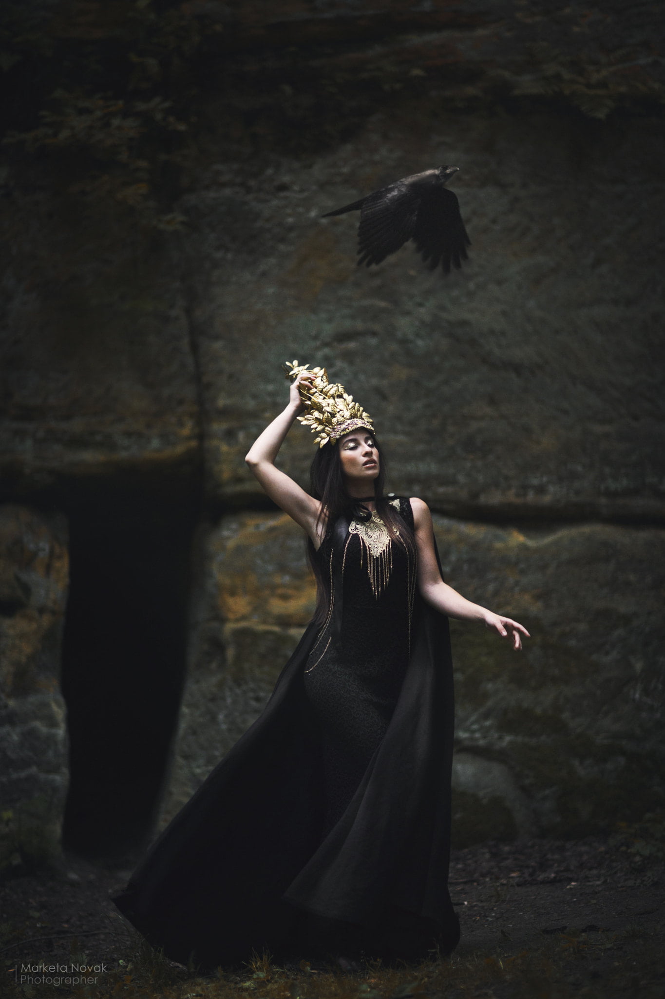 outdoors, one person, fantasy, costume, elegance, fantasy girl, make-up, nature, fantasy art, gothic style, young adult, bizarre, young women, dress, beauty, Phone HD Wallpaper