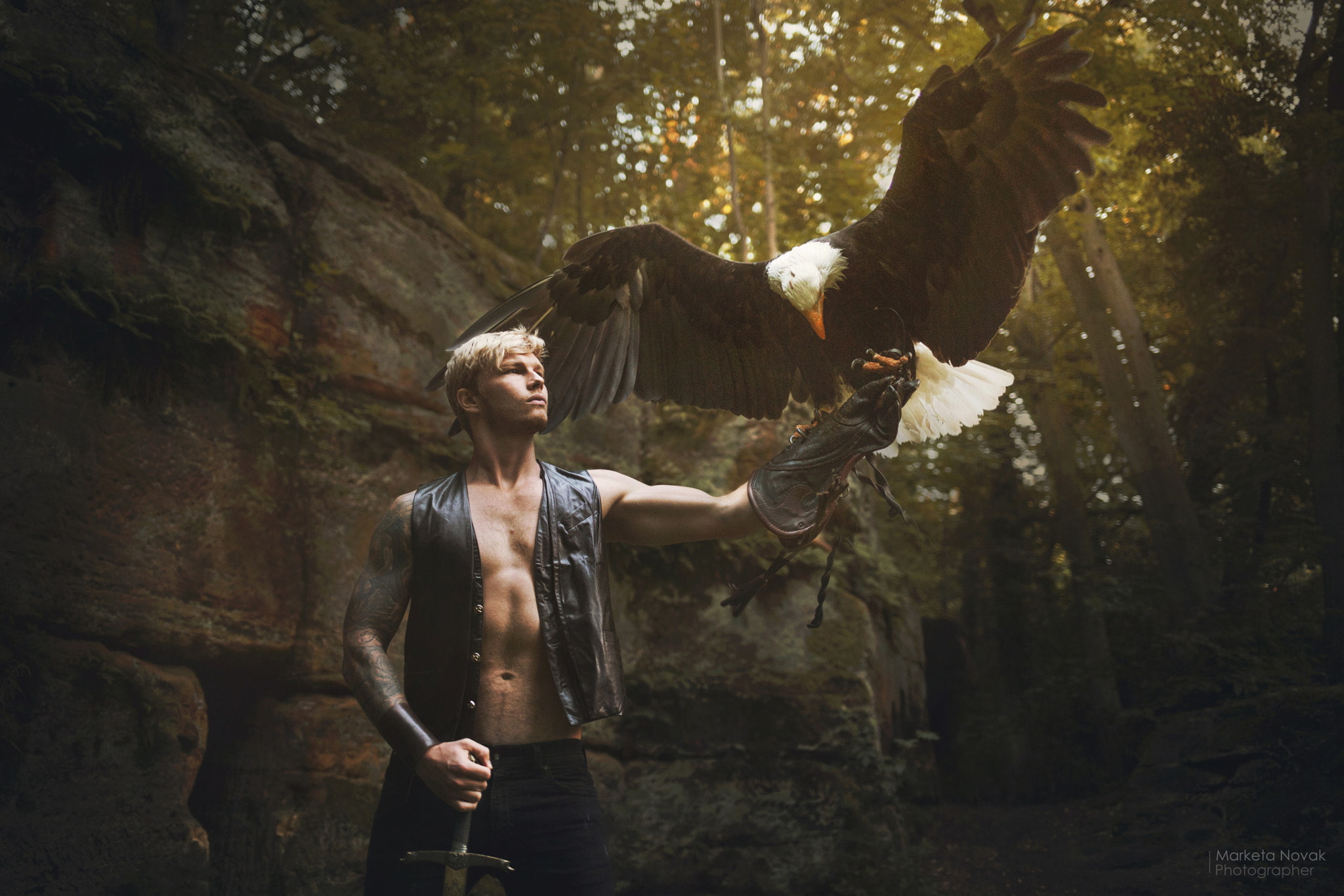 front view, three quarter length, lifestyles, hairstyle, men, tree, plant, eagle, leisure activity, casual clothing, 500px, arms raised, 1080P, adult, HD Wallpaper